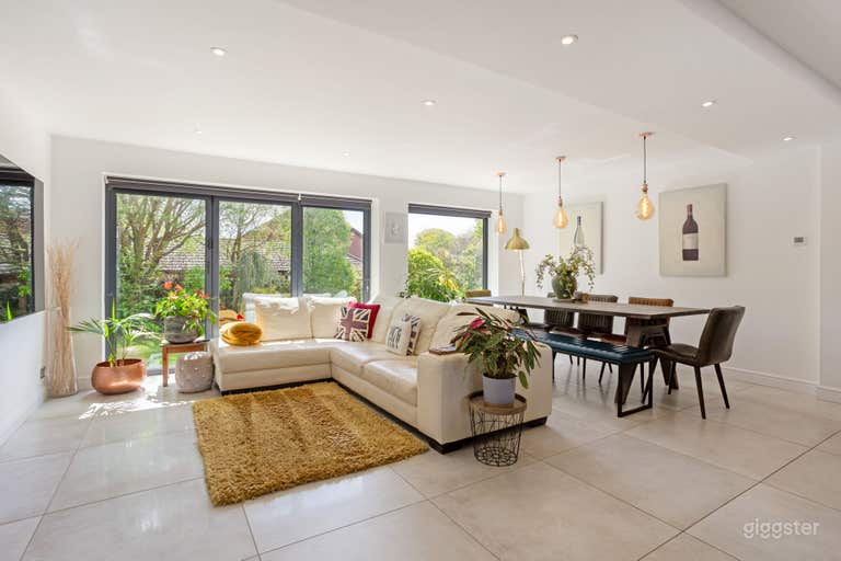  Sleek Modern Property with Natural Light — Film Set Ready 