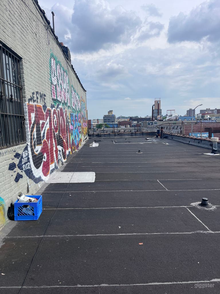  Large Warehouse Space with 2000sqft Terrace 