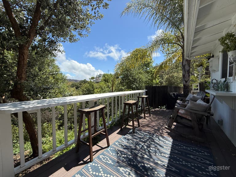  Farmhouse Themed Guesthouse w Outdoor Clawfoot Tub 