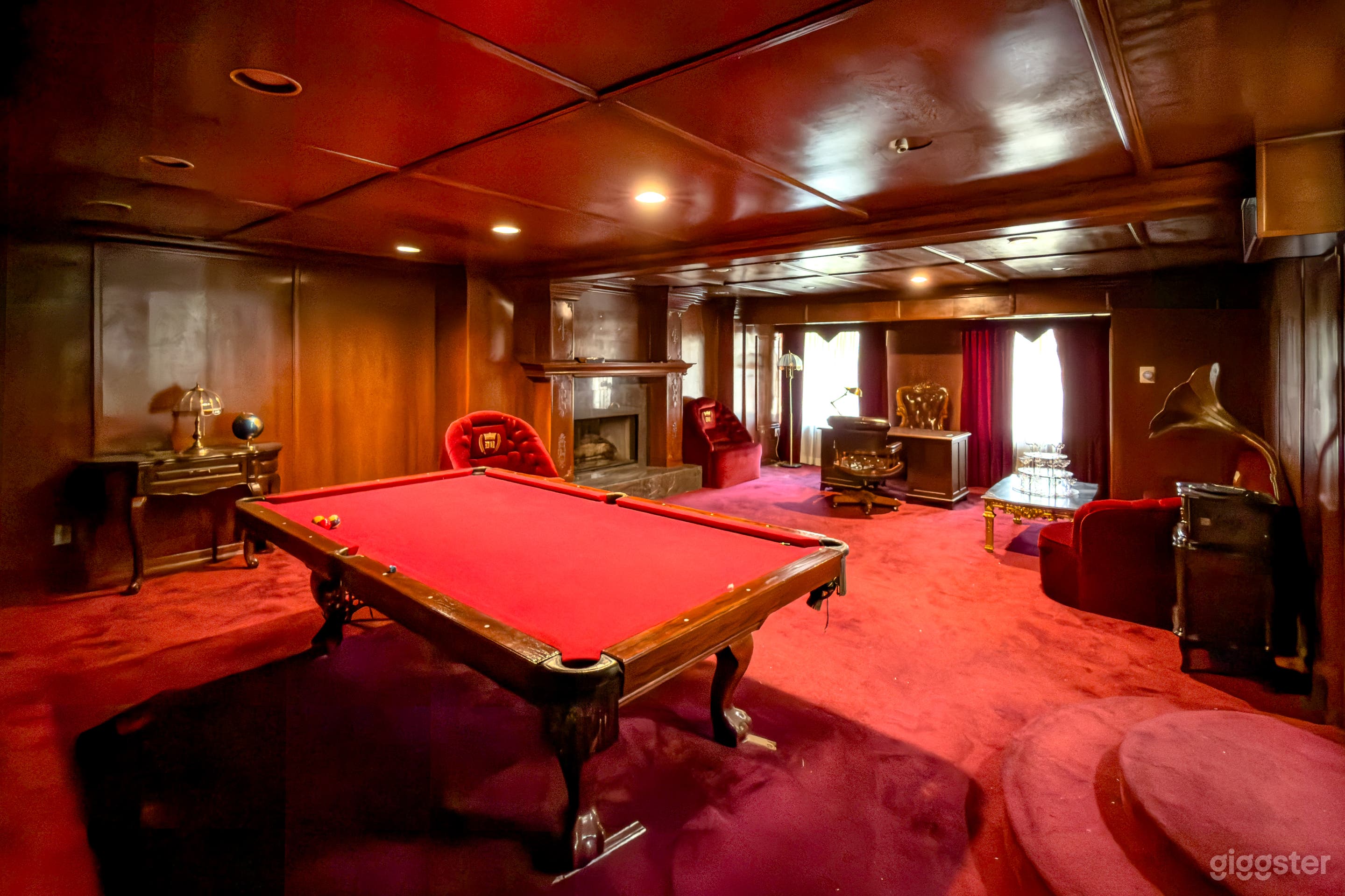 Elvis-Inspired Mansion with Roman Columns, Pool & Ballroom Photo 4