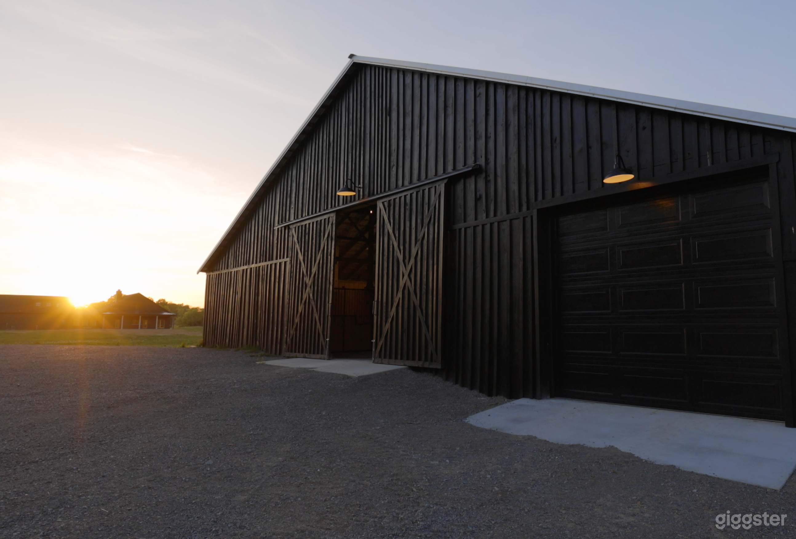 Amazing Barn in Serene Country Setting Photo 1