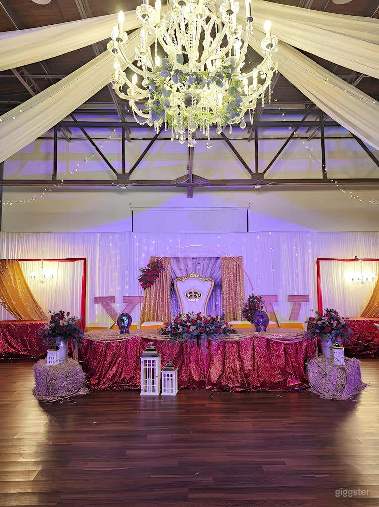 Spacious Main Ballroom Photo 4