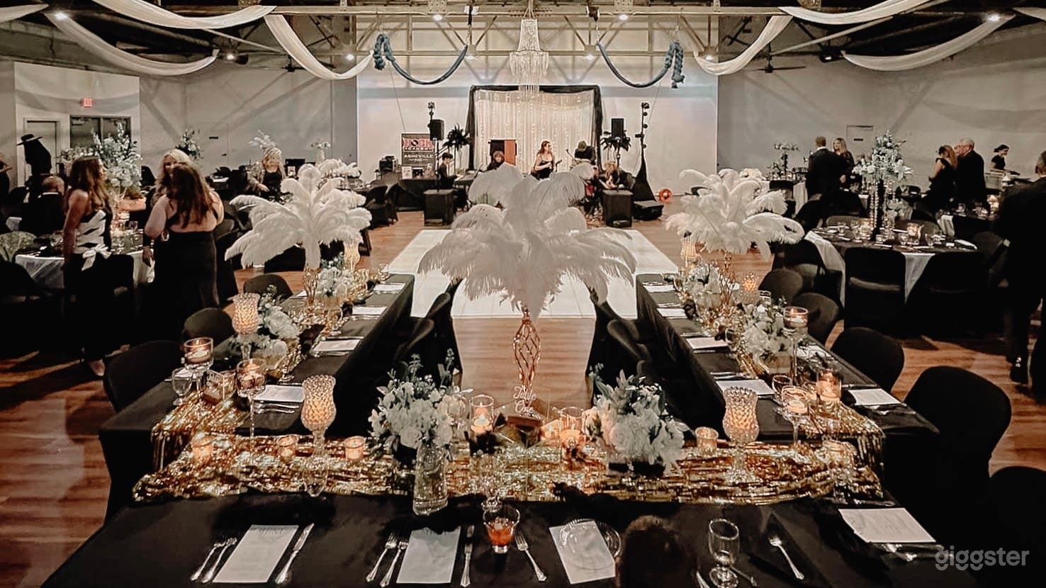 Spacious Main Ballroom Photo 1