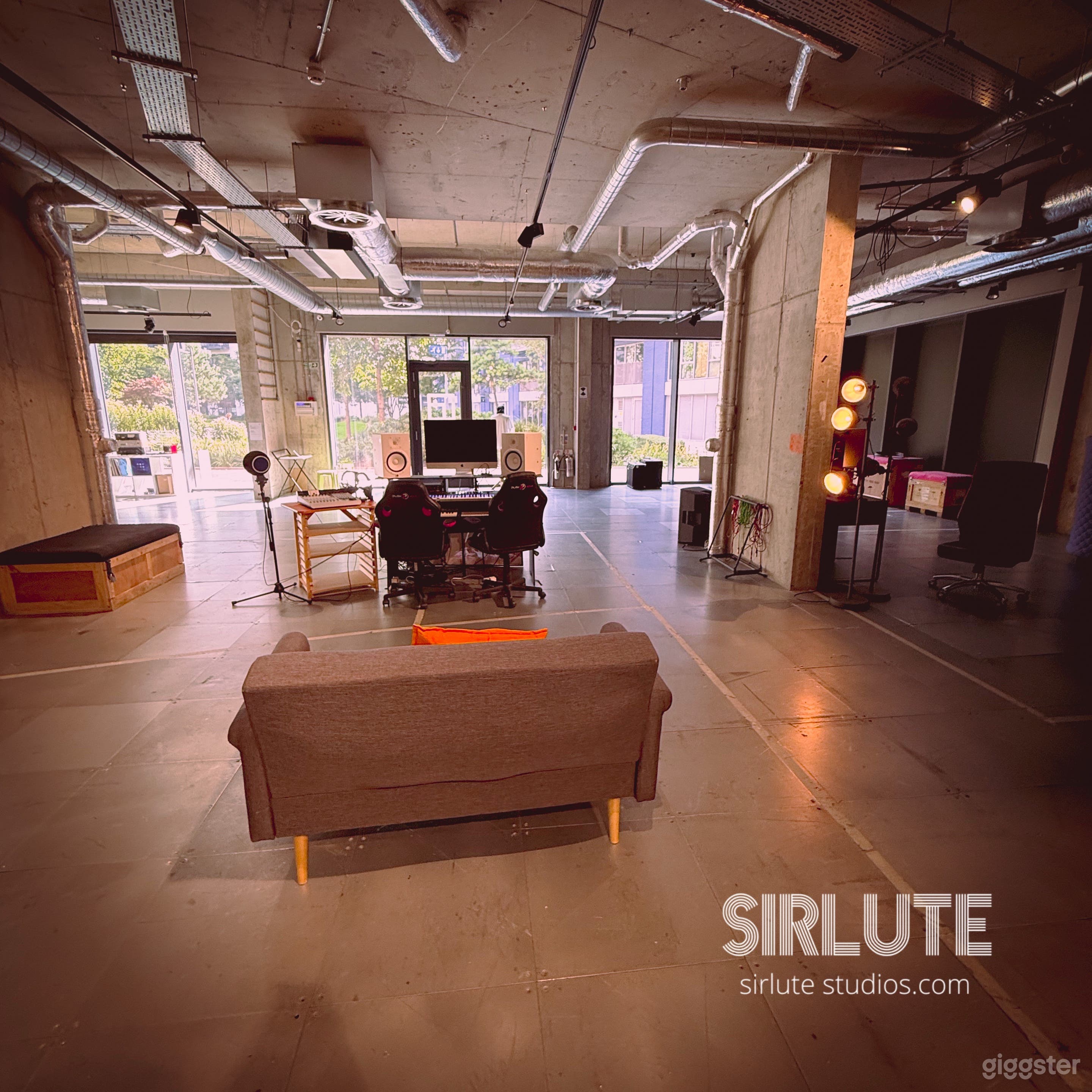 Professional Recording Studio in East London Photo 4