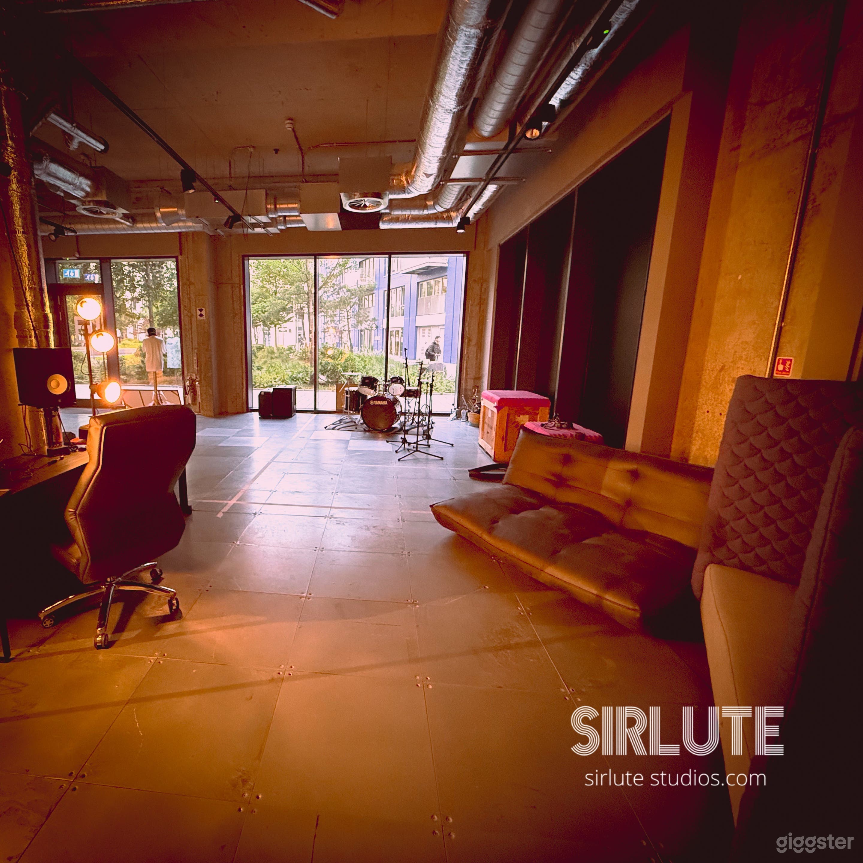 Professional Recording Studio in East London Photo 3