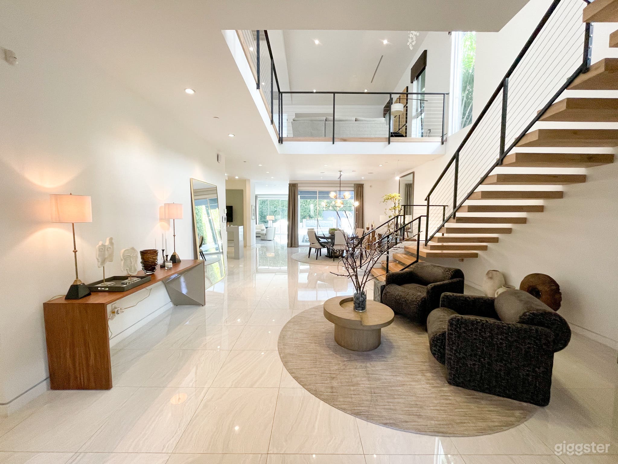 Modern Bright Lux Hollywood Open Floor Plan Home Photo 1