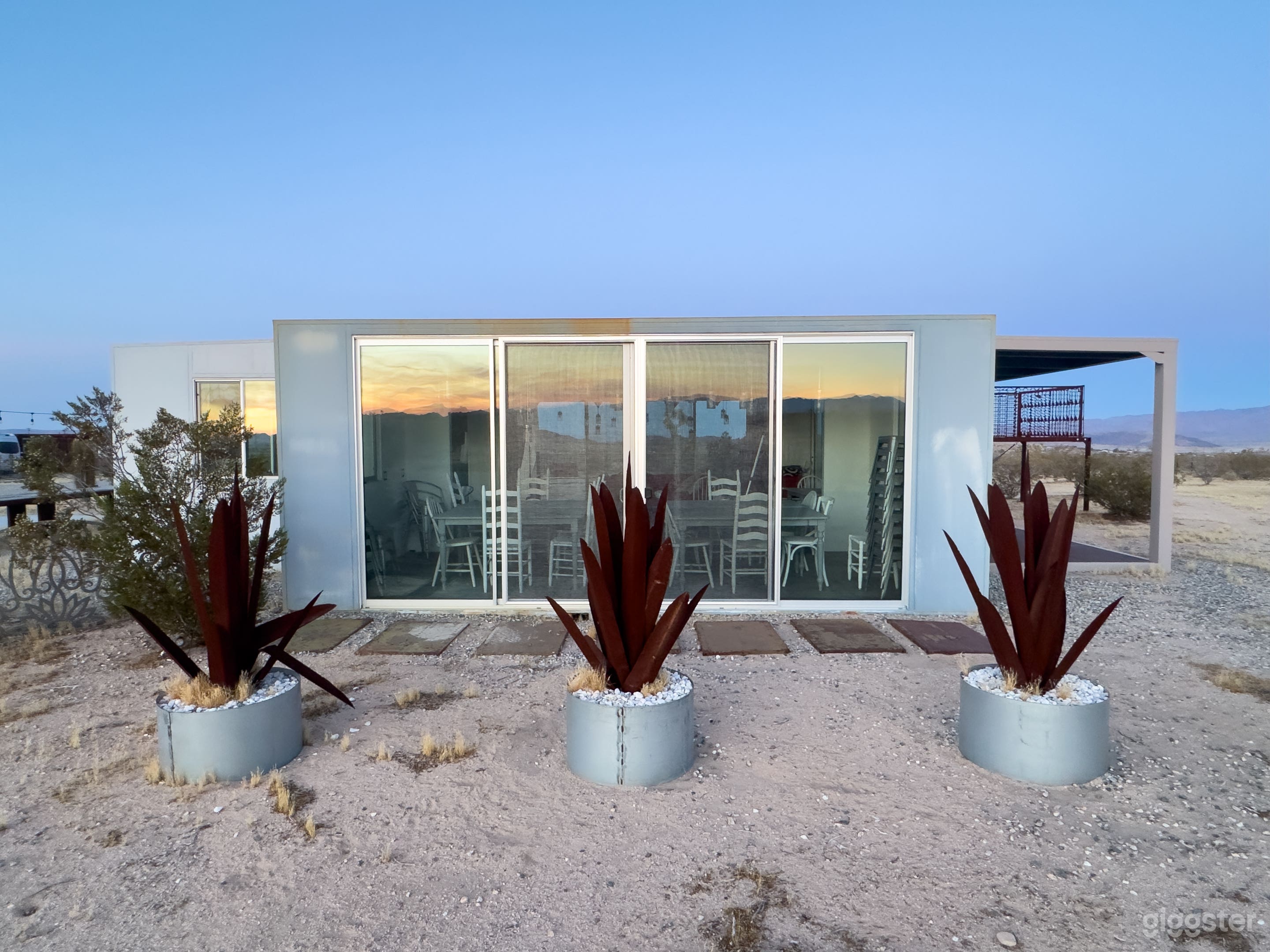 Multi-Set Creative Desert Ranch Backlot - Joshua Tree Photo 4