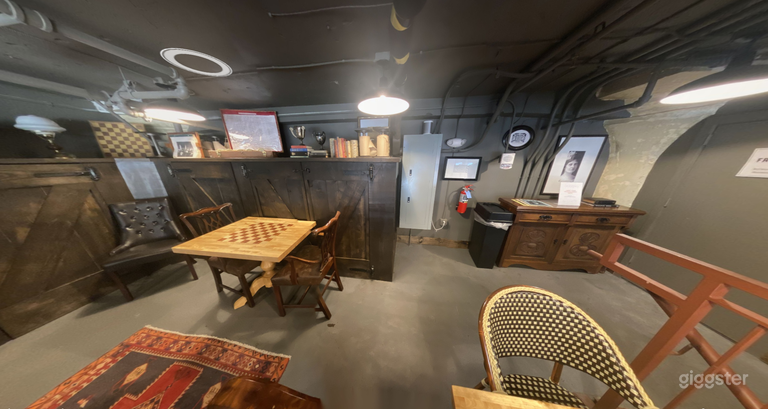  The Mezzanine Nook Space for Small Gatherings of 14 People 