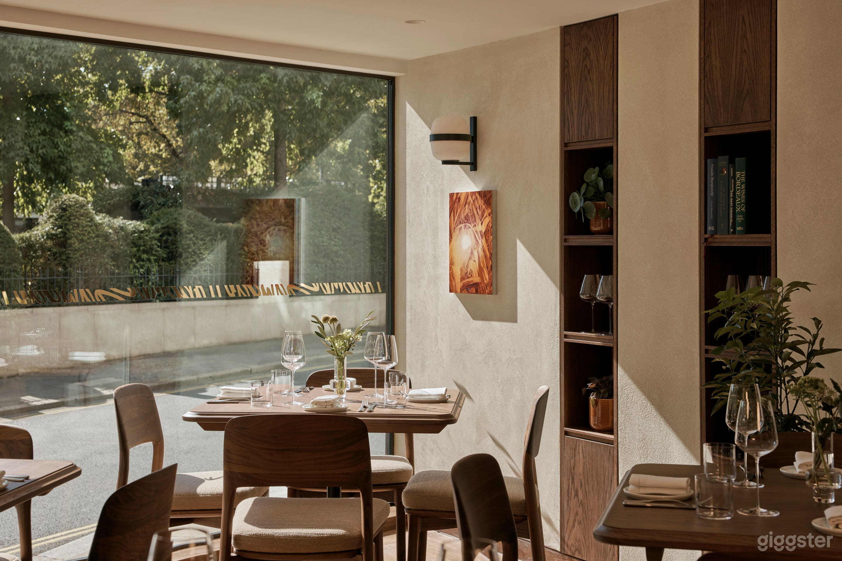 Elegant Hospitality Venue with Private Dining Room Photo 4