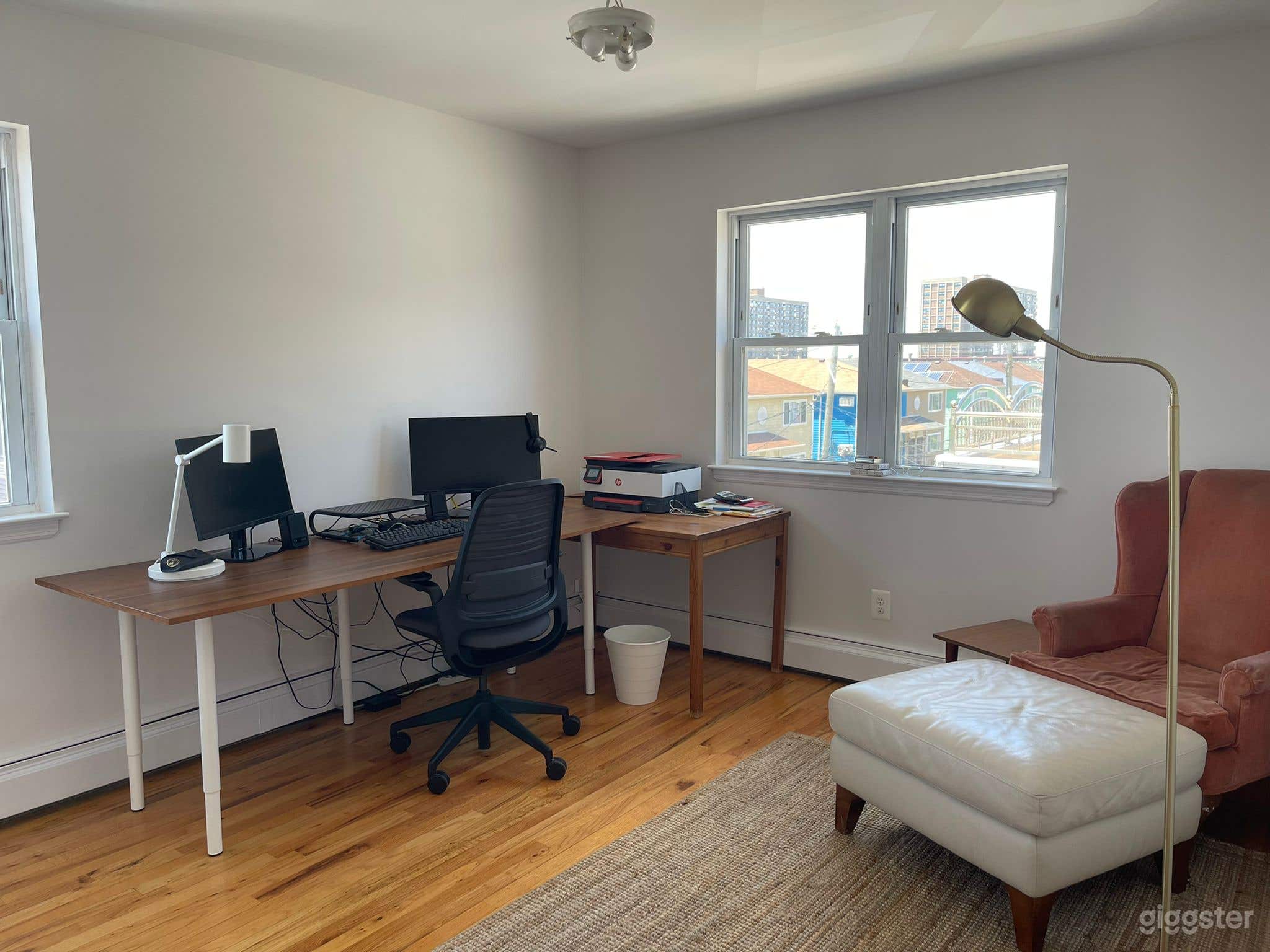 Beachfront Apartment Photo 3