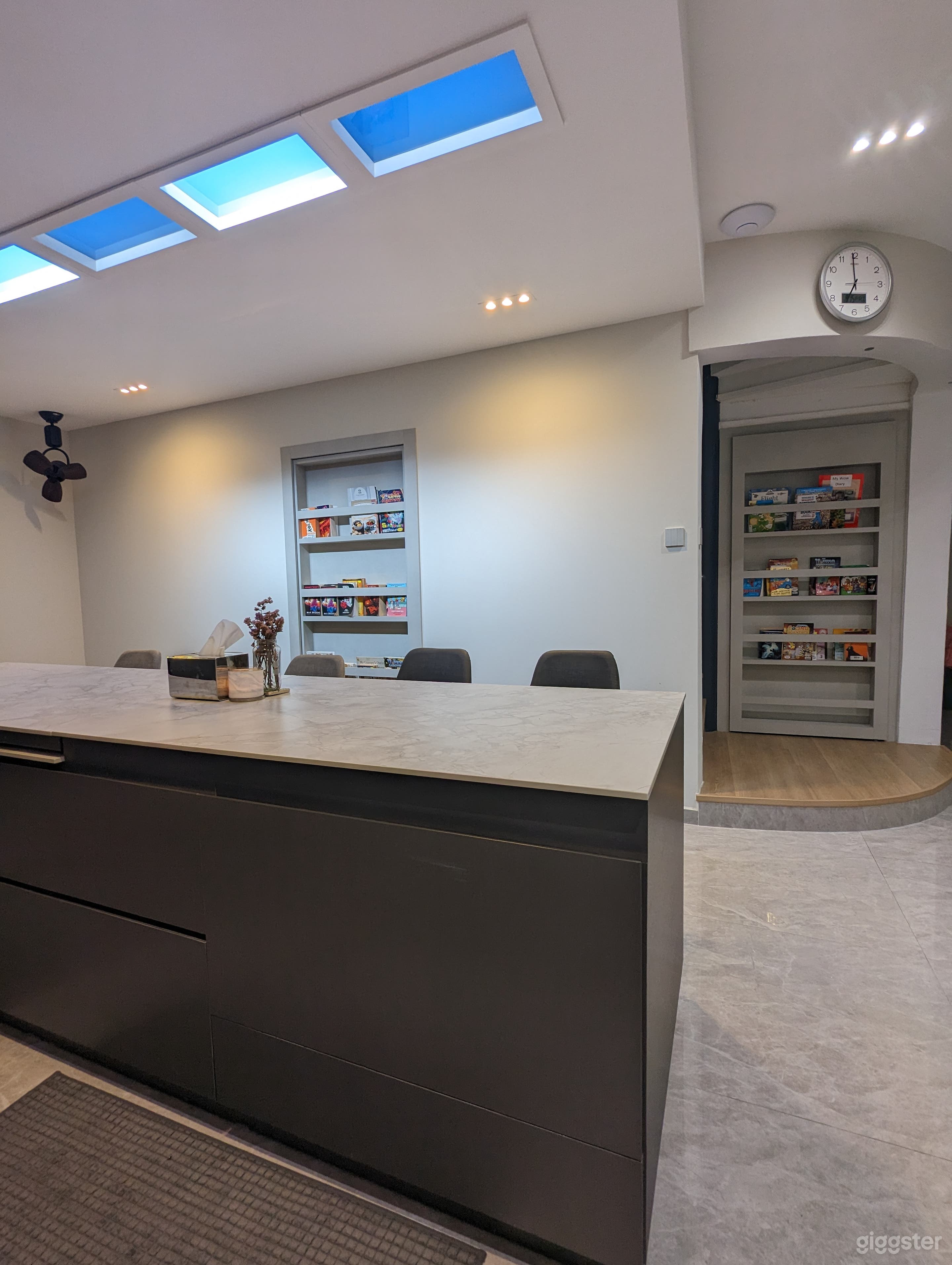 Integrated Kitchen with Island Top with appliances Photo 2