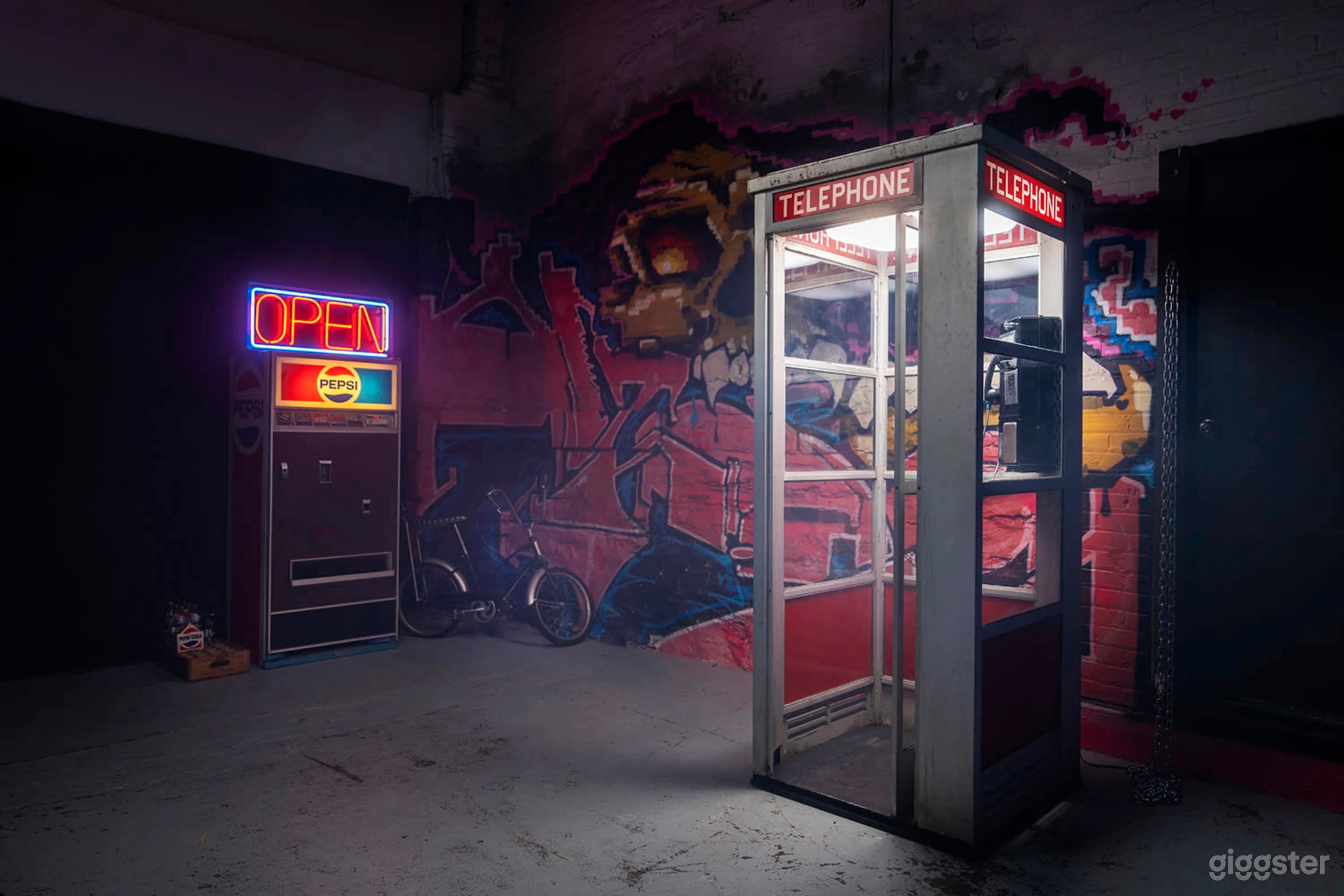 Warehouse Photo/Video Studio with 10+ Sets Photo 2