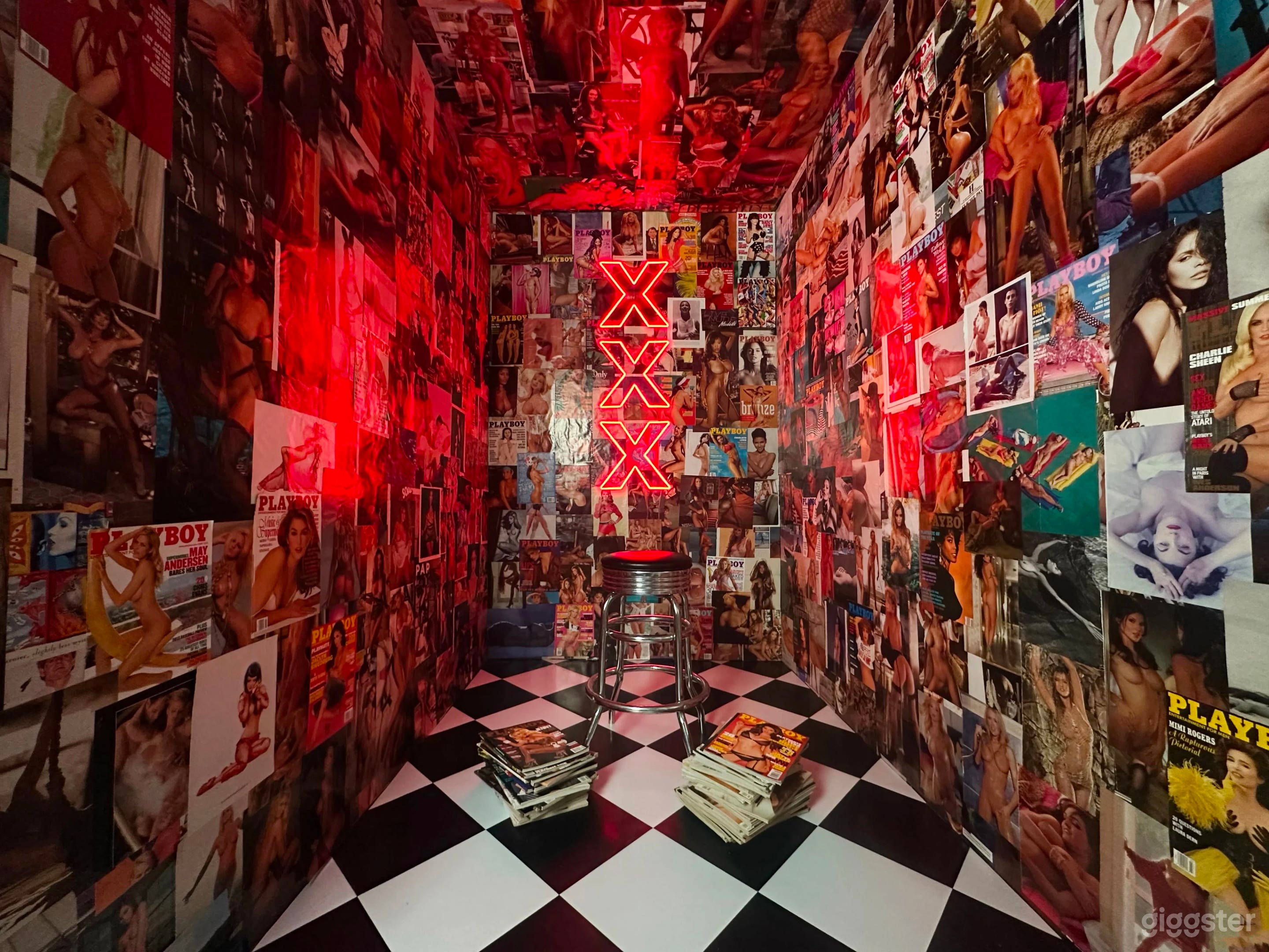 Warehouse Photo/Video Studio with 10+ Sets Photo 3