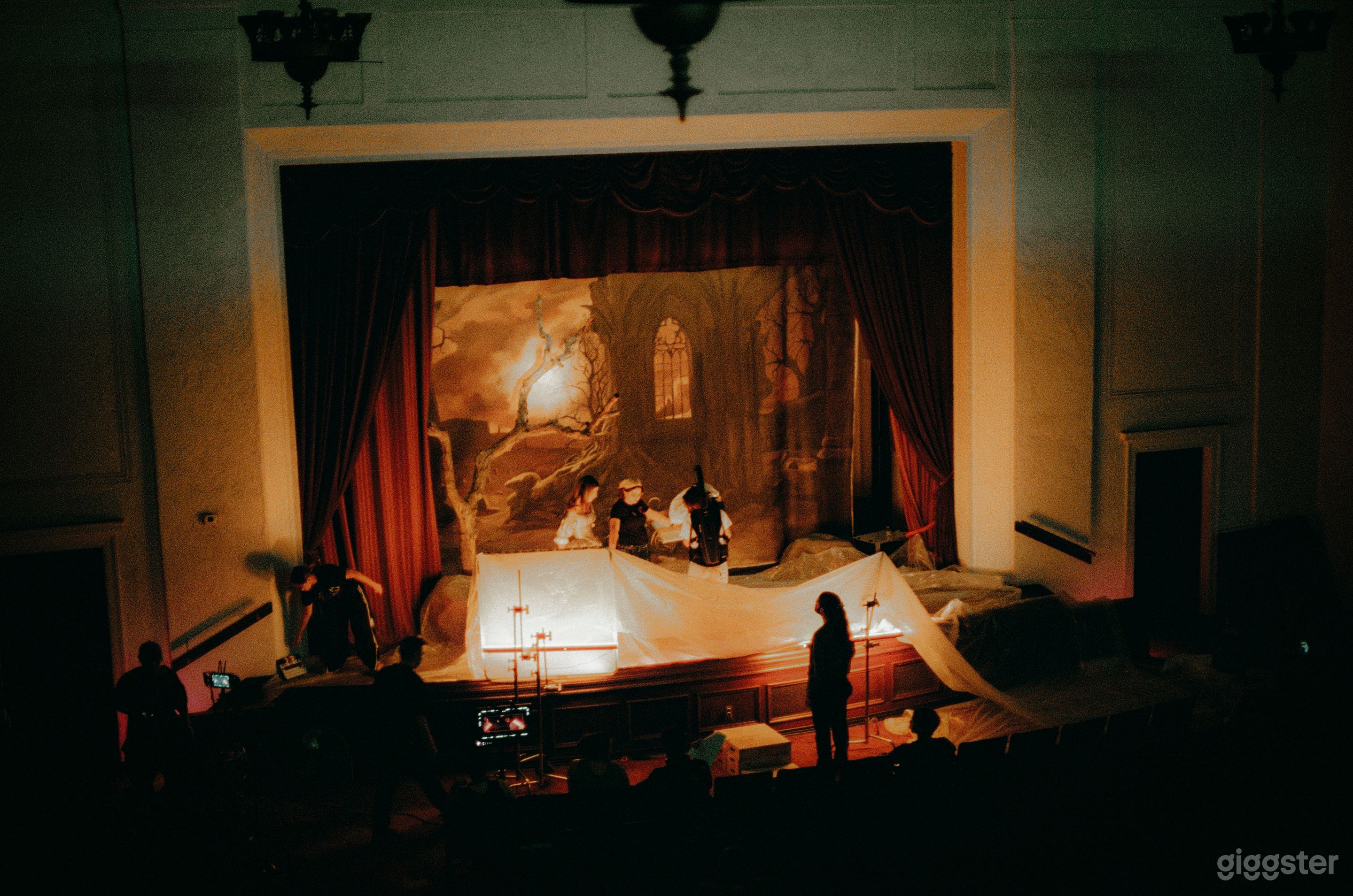 Photo de Lodge historique 26 théâtre Art déco de 400 places 1