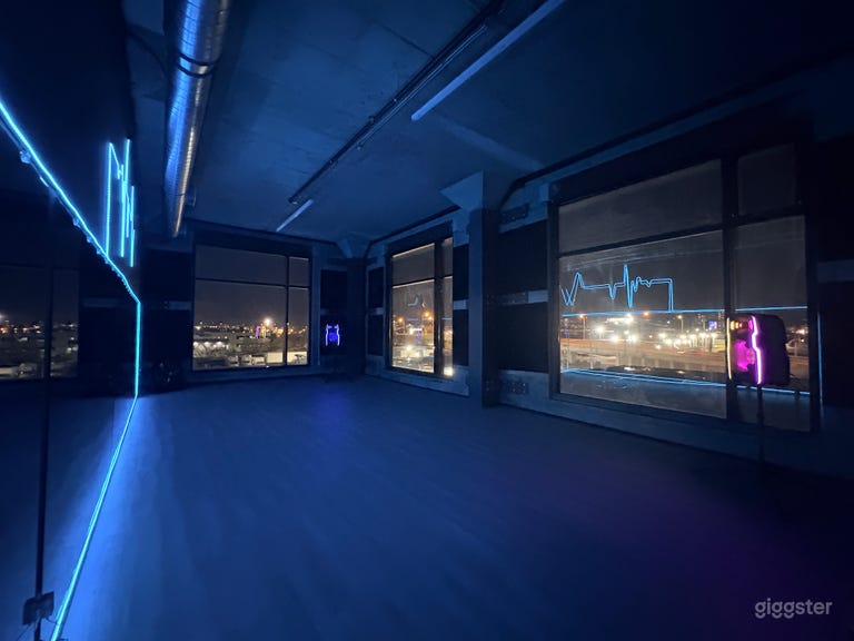  Modern • Industrial Style Studio Space 