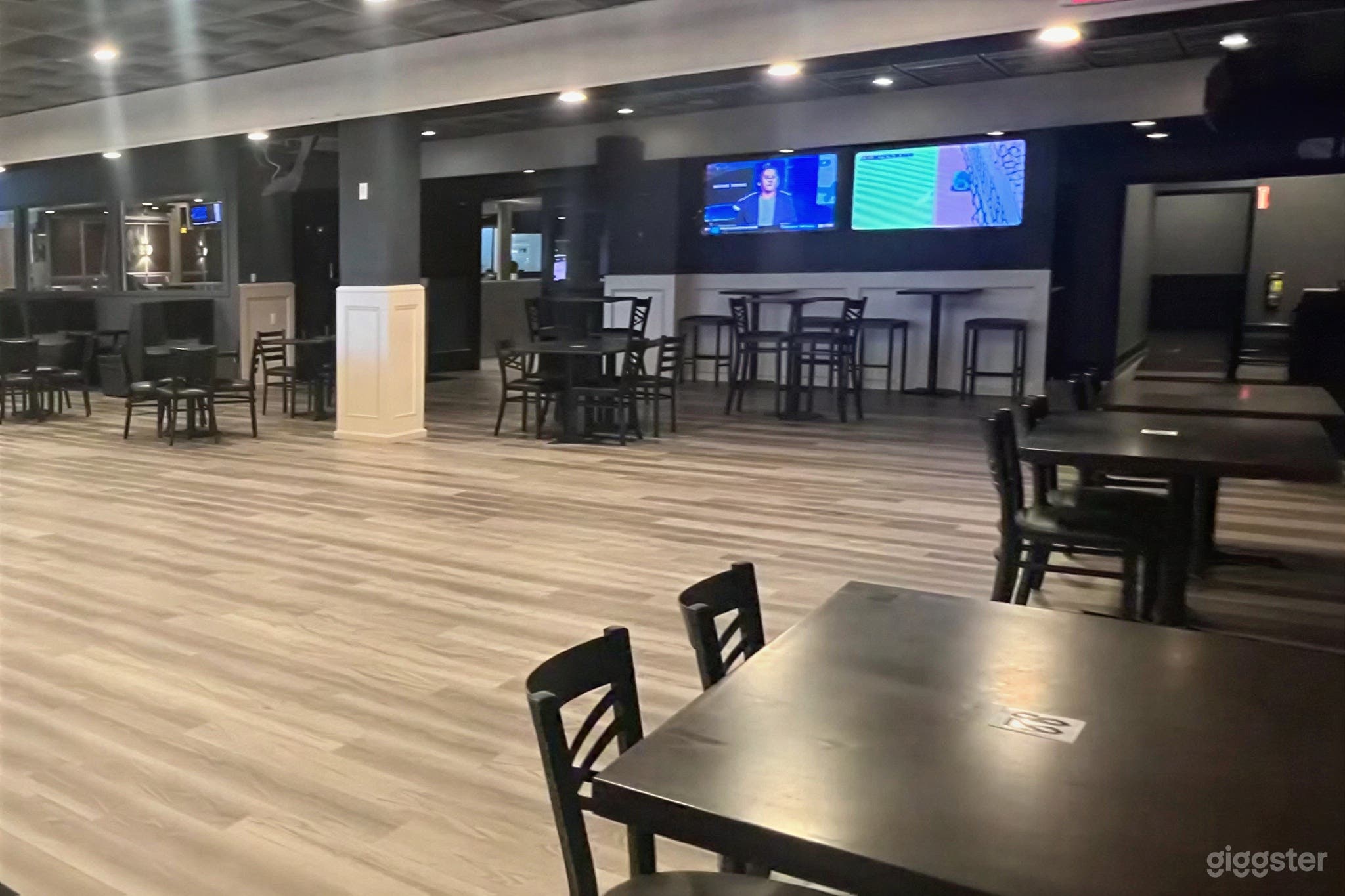 Family Friendly Restaurant with Bar Photo 4