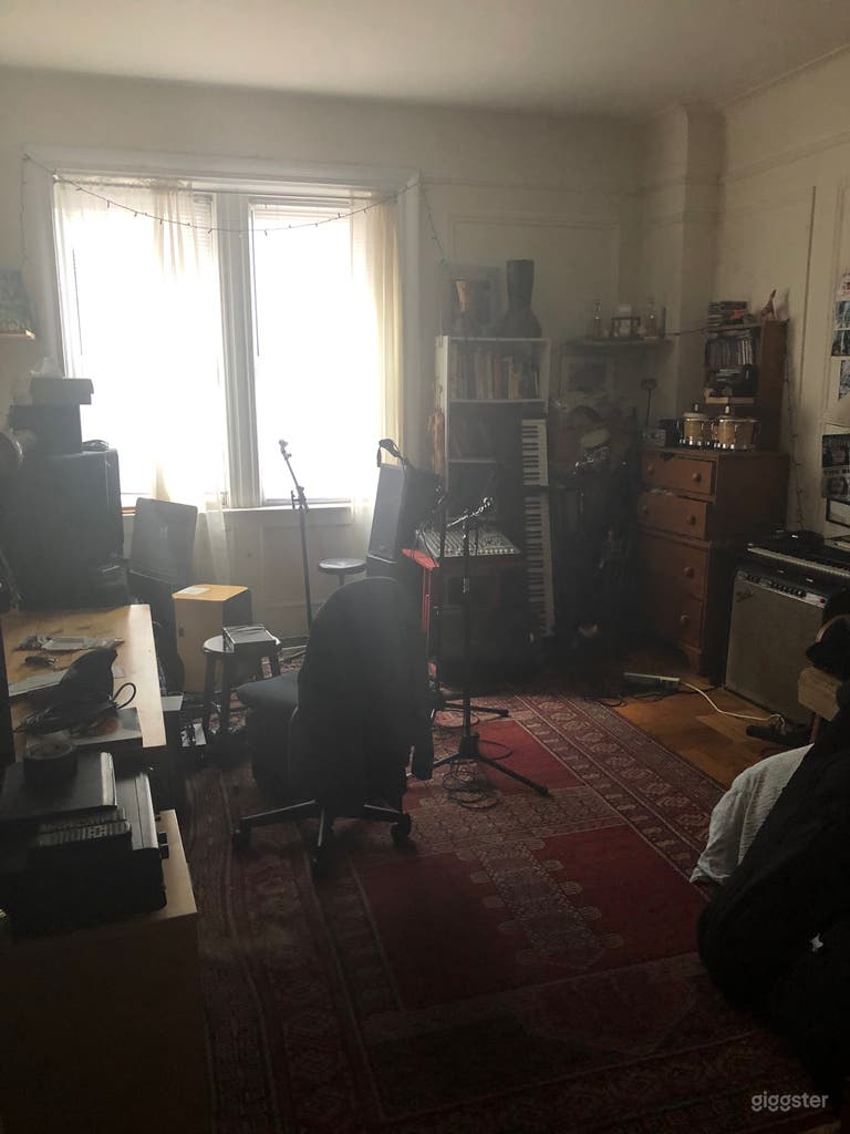  Classic Upper West Side with character+experience 