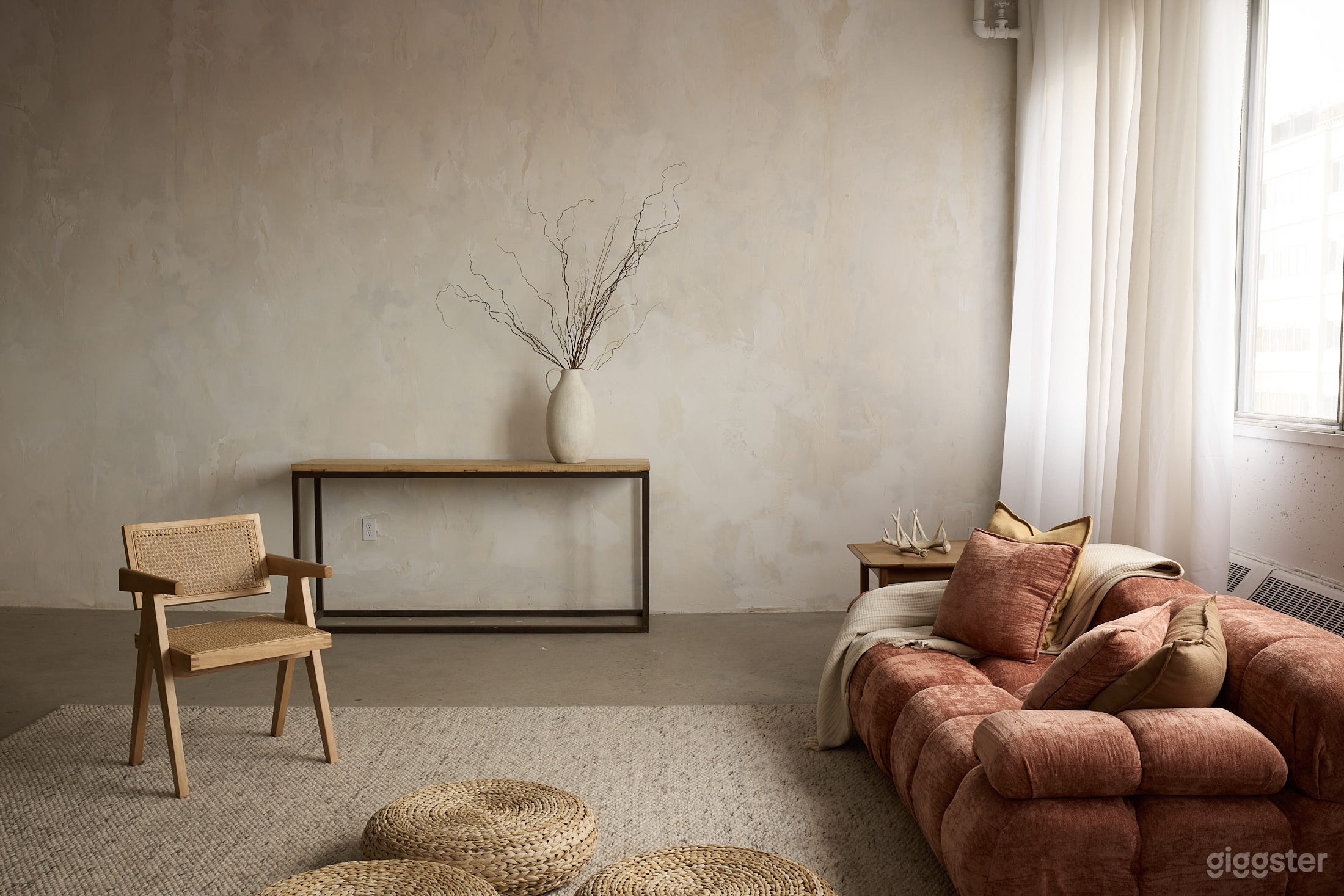 Warm Photo Studio, Natural light, Mile-End Photo 2