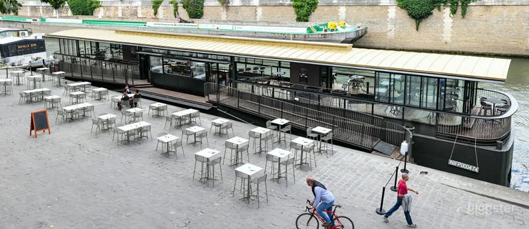  Quayside Outdoor Terrace with Bar – Up to 150 Guests 