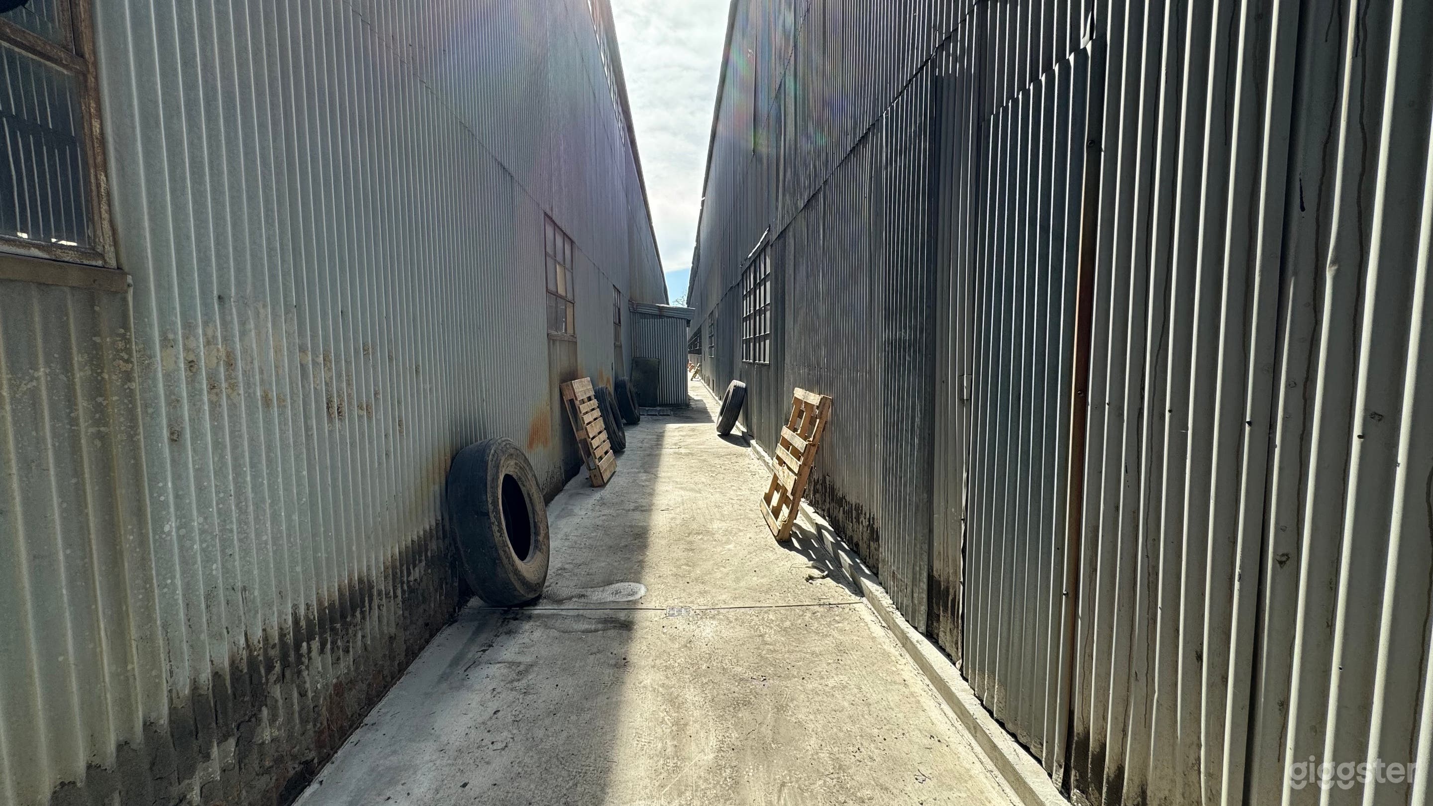 Industrial Alleyway Photo 1