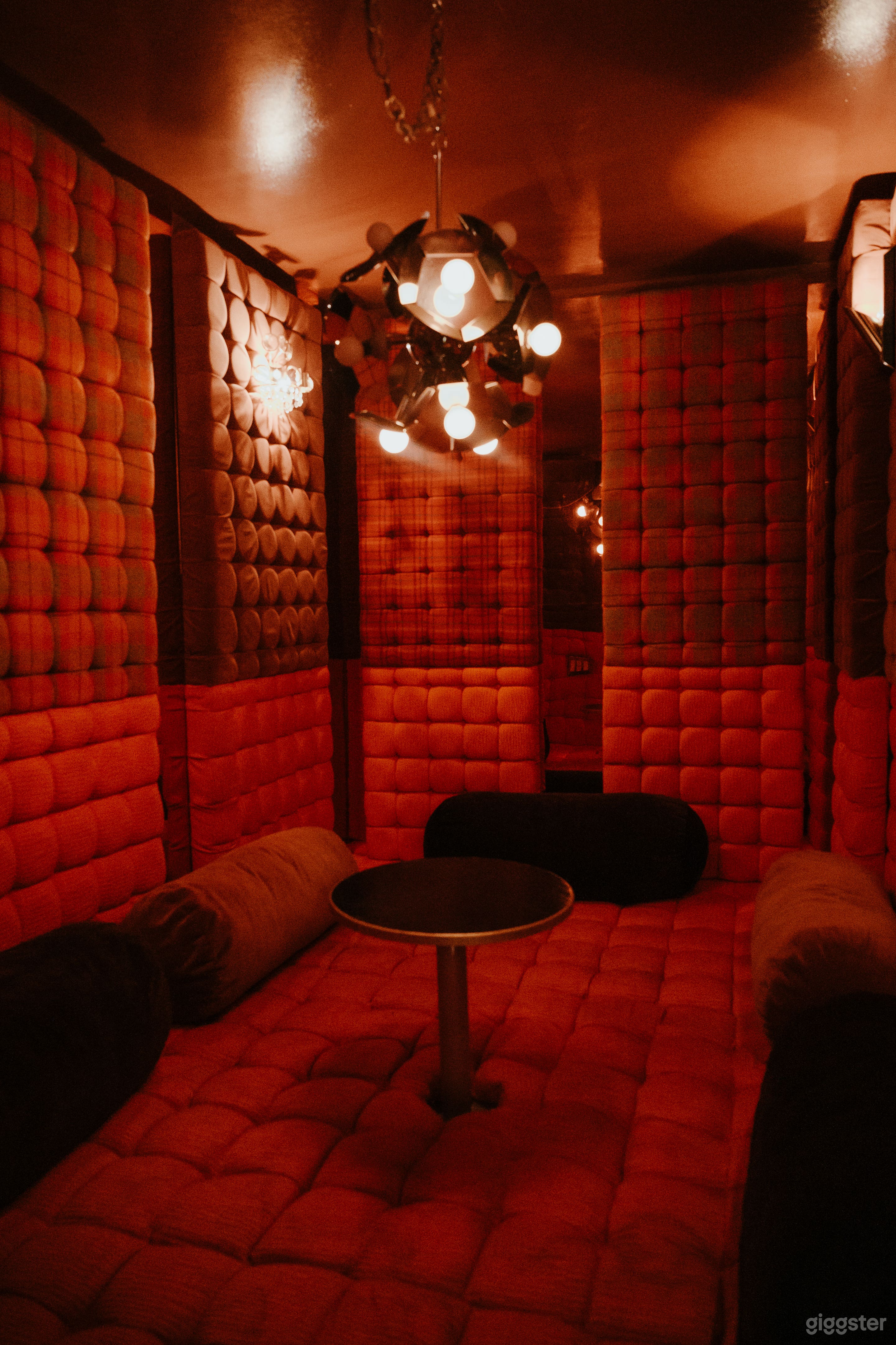 Retro Cocktail Bar Photo 3