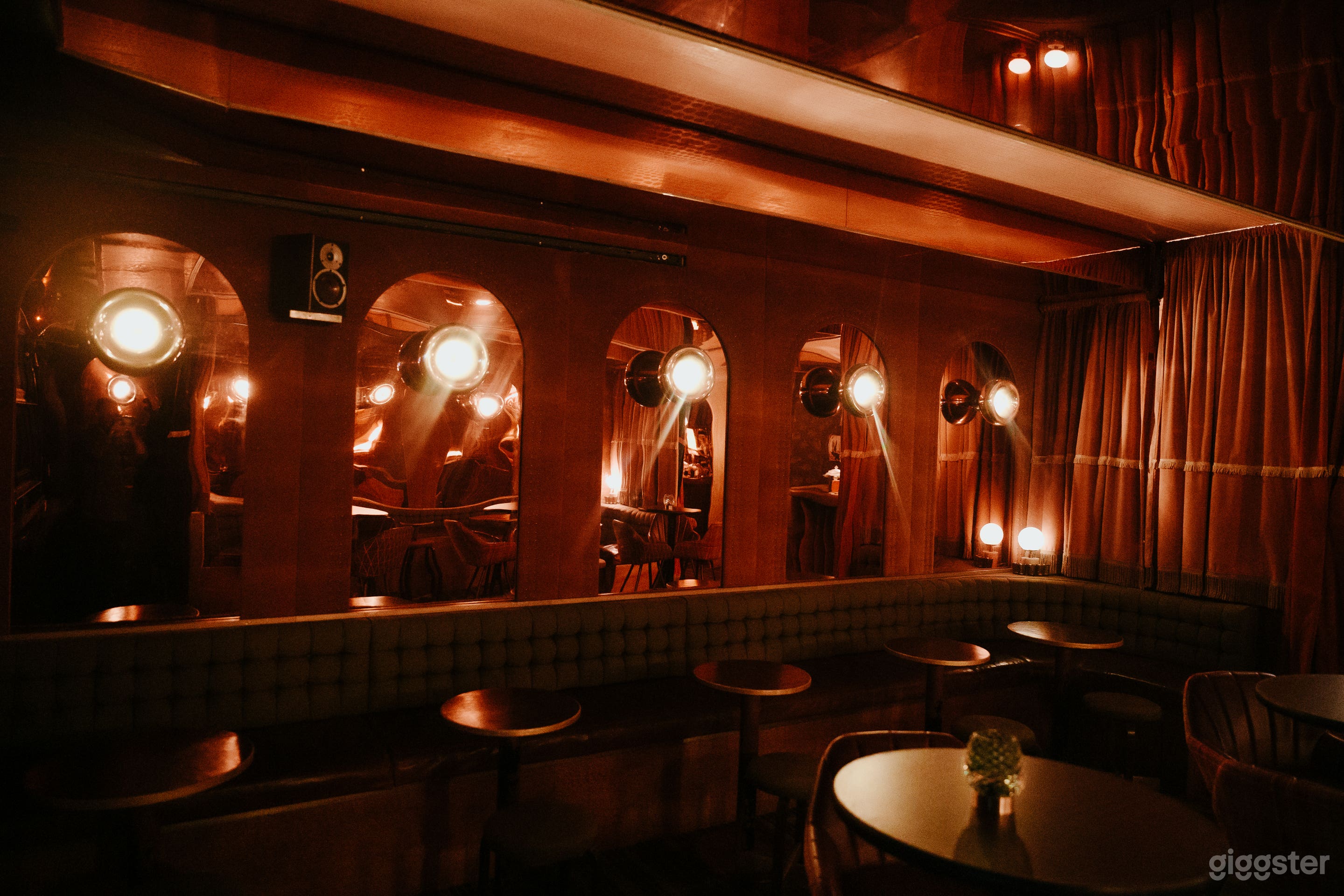 Retro Cocktail Bar Photo 4