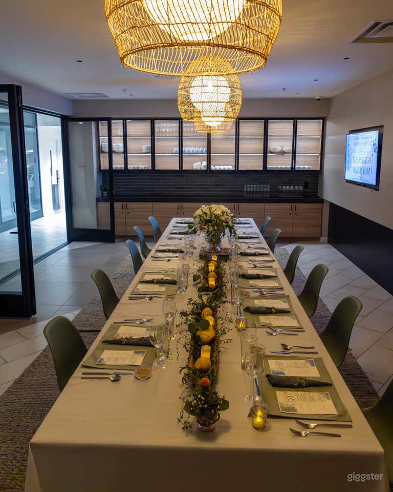  Chic Private Dining & Conference Room 