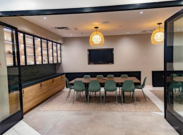  Chic Private Dining & Conference Room 
