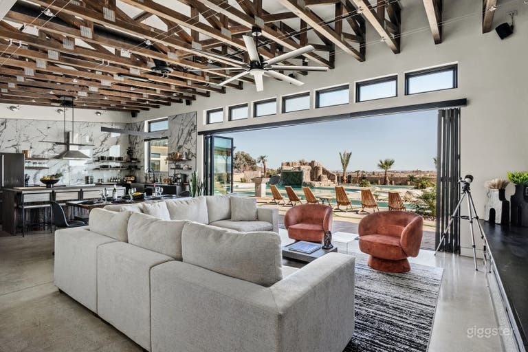  The Lazy River House 