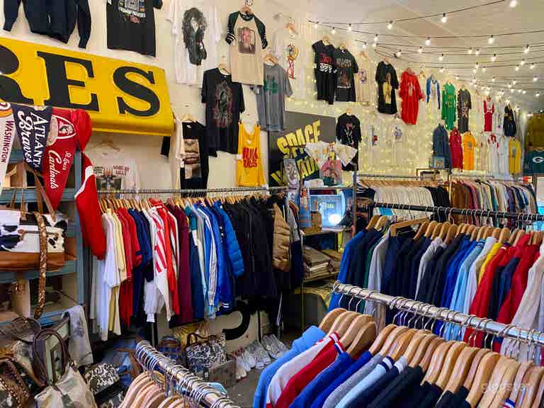  Arts District Vintage Clothing & Retail Store 