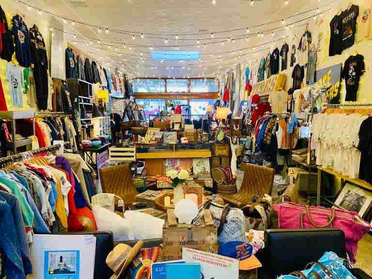  Arts District Vintage Clothing & Retail Store 