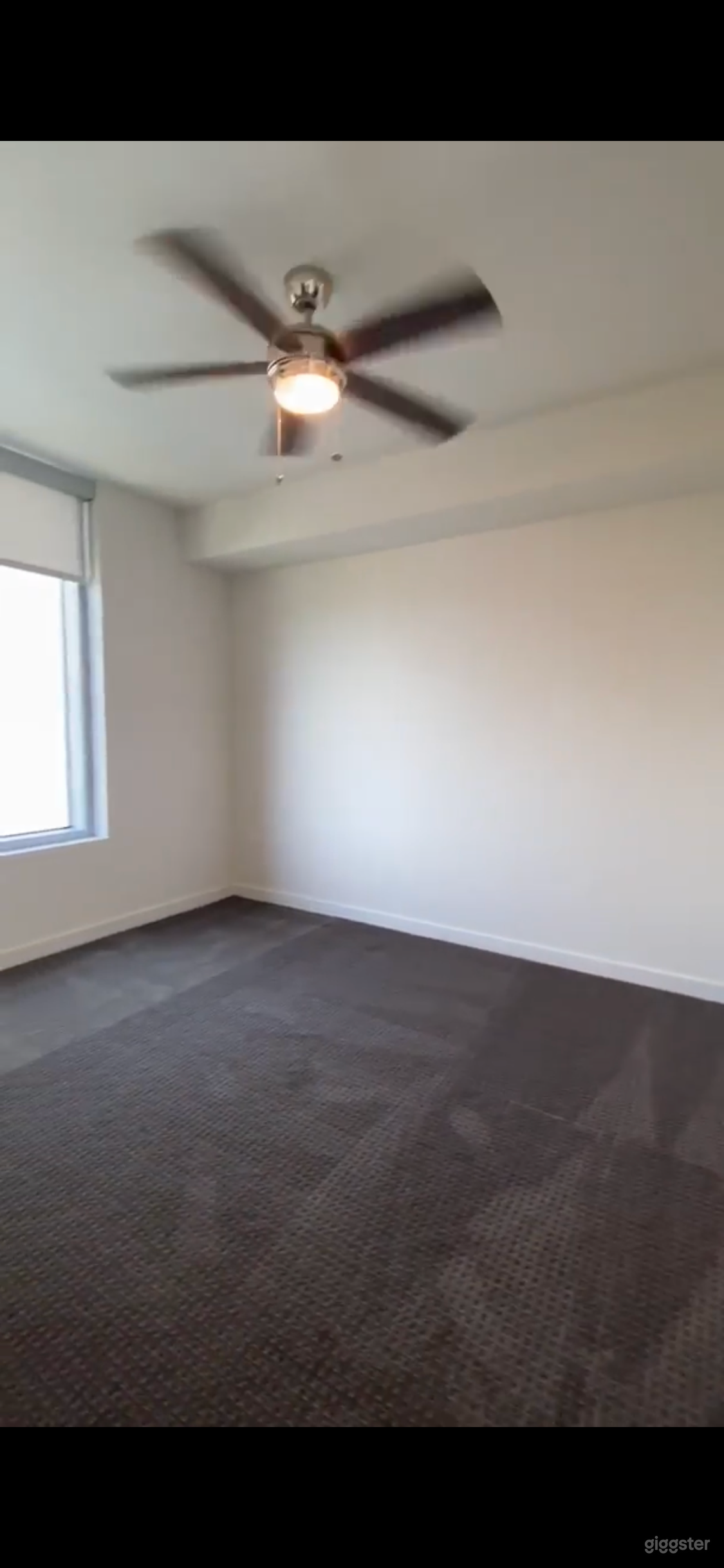 Crisp and modern luxury condo in Downtown Austin Photo 4