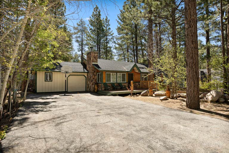  Mellow Mountain Getaway + Hot Tub 