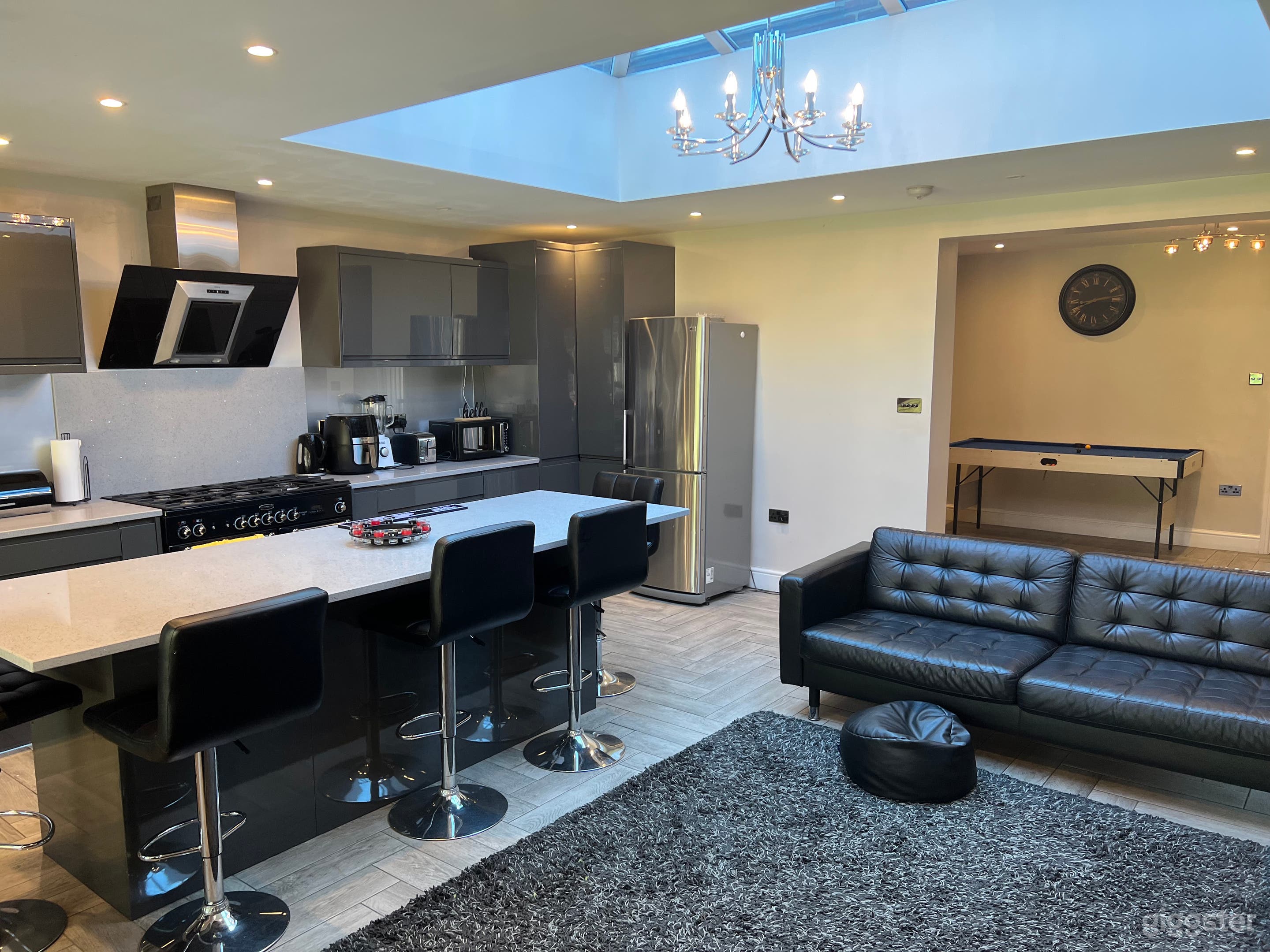 Modern Penthouse / Apartment  Photo 4