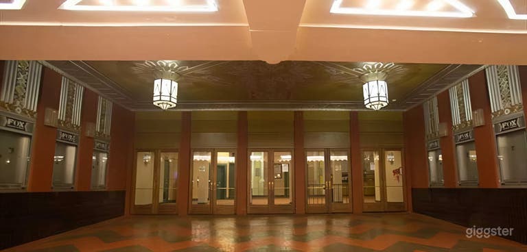  Historic Art Deco Theater w/ 2,000 Capacity 