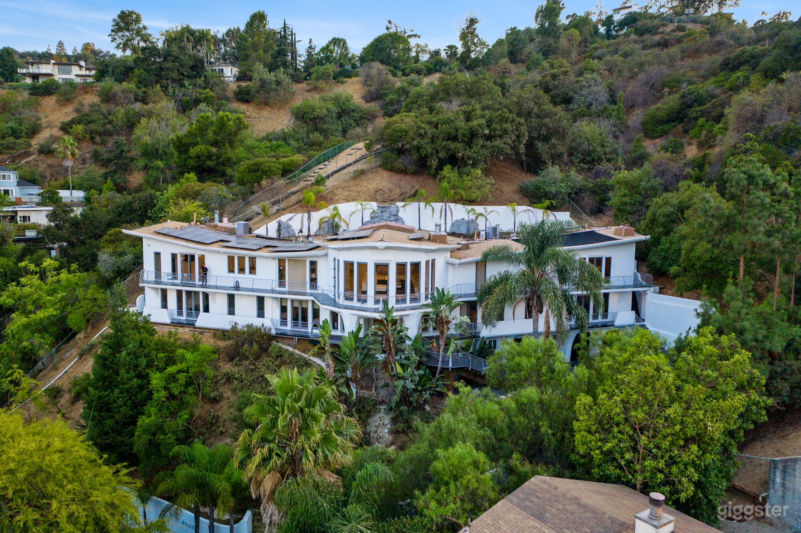 Mega Mansion in Hollywood  Photo 1
