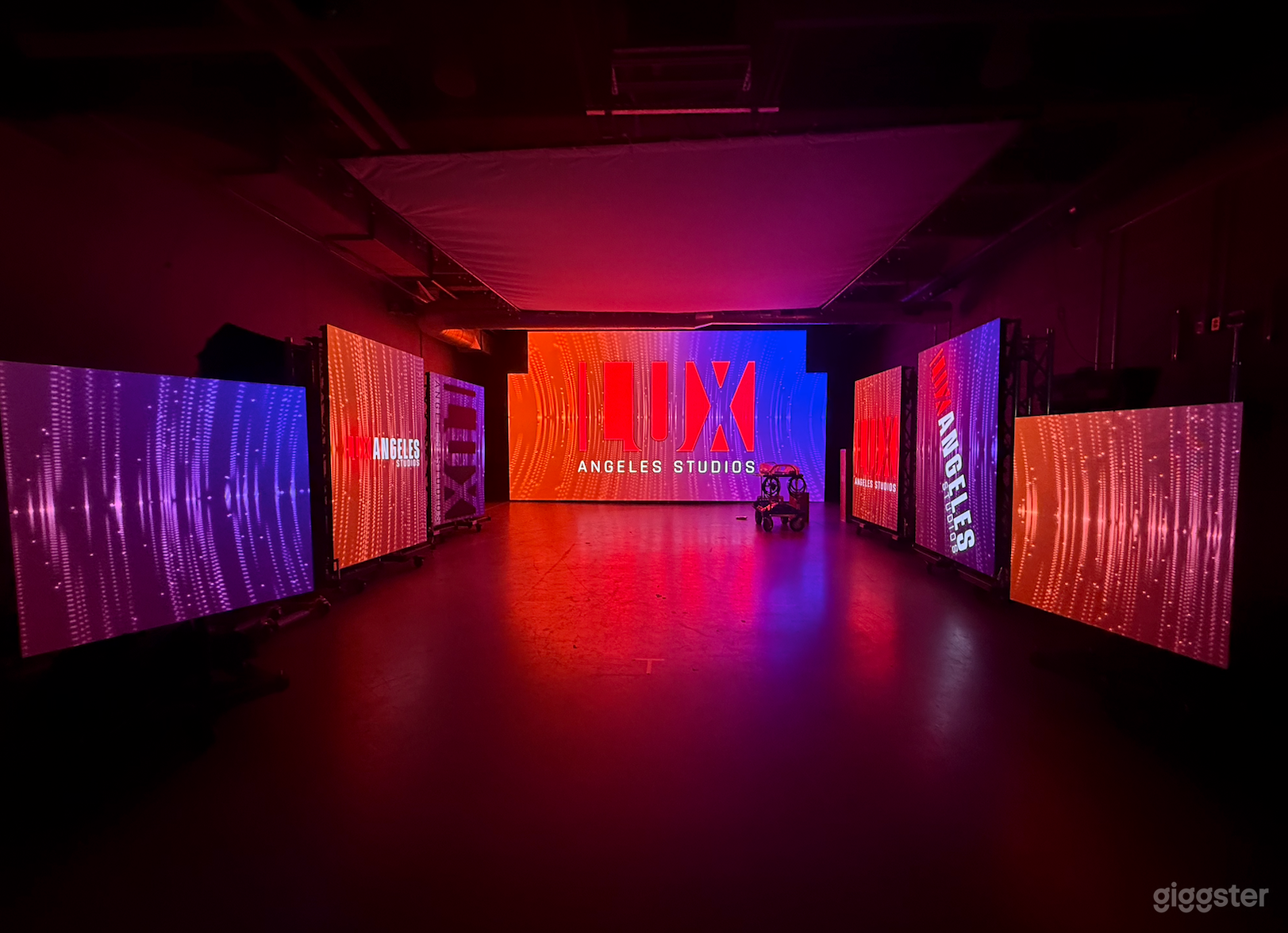 LUX ANGELES STUDIOS -Virtual Production XR Stage LED Volume Photo 3