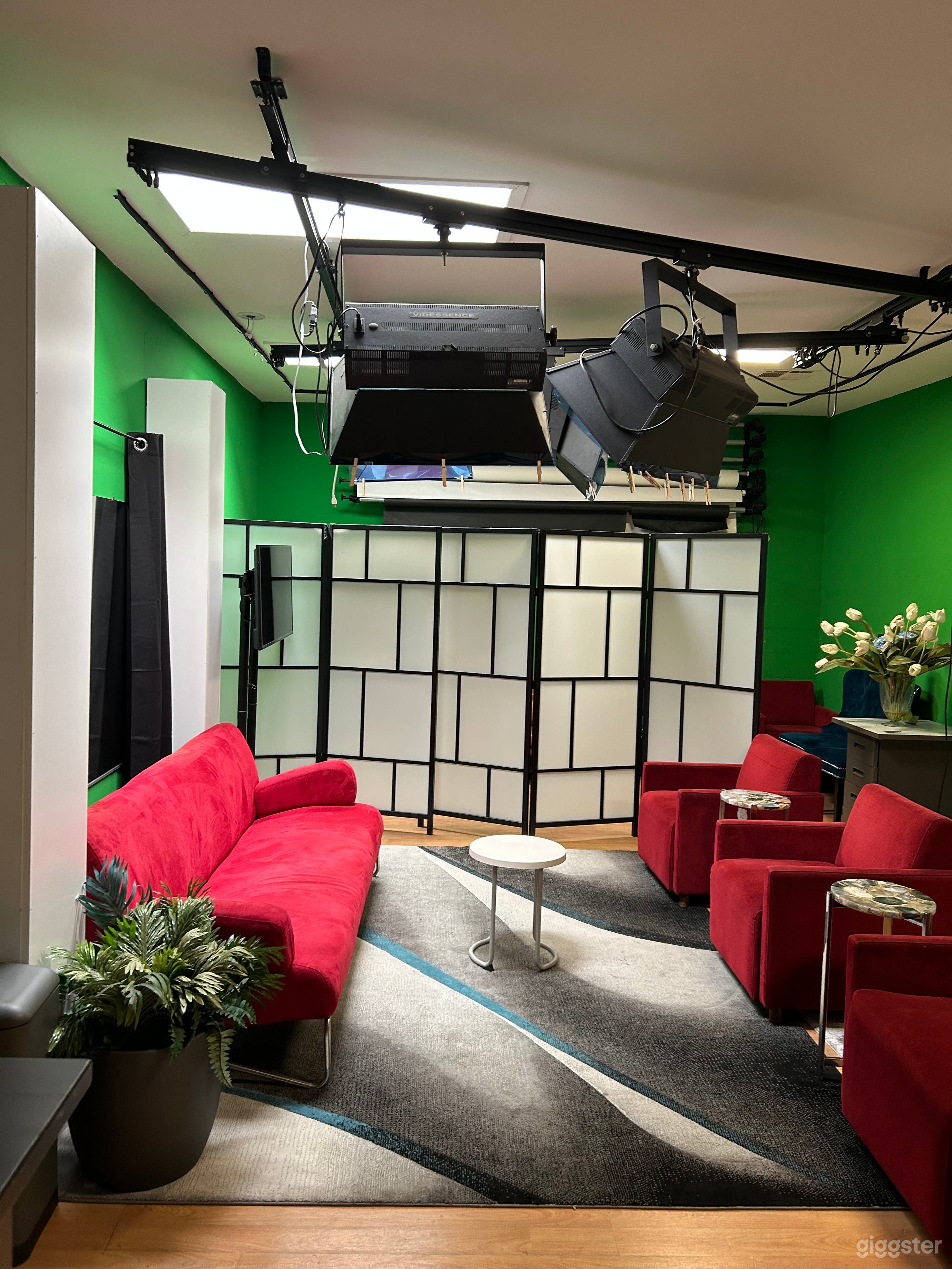 Hollywood Music & Content Studio w/ Equipment + Parking Photo 1