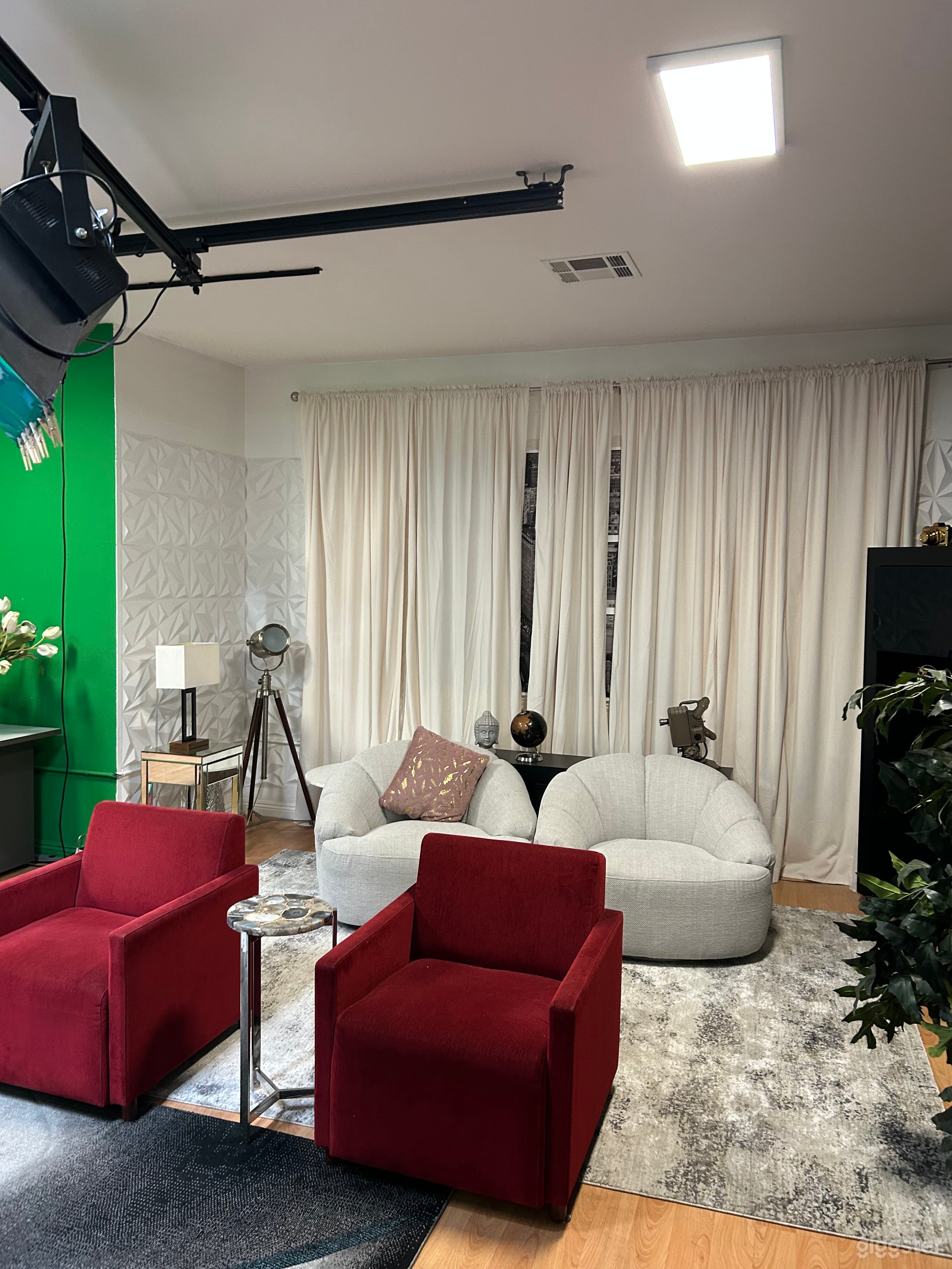 Hollywood Music & Content Studio w/ Equipment + Parking Photo 2