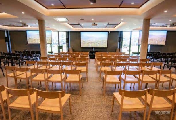 Stunning Rainforest Room and Extended Outdoor Space Photo 1