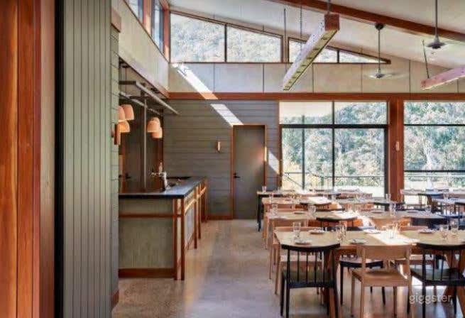 Stunning Rainforest Room and Extended Outdoor Space Photo 4