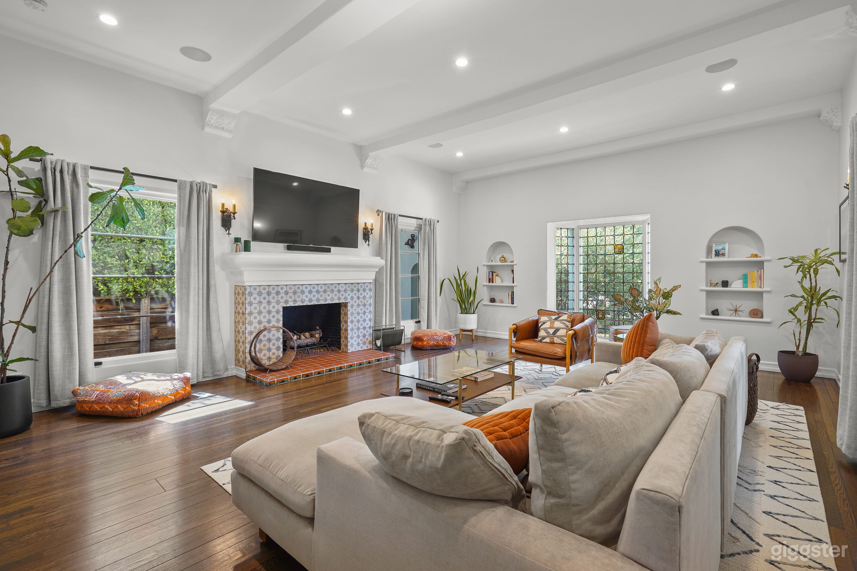 Spanish Style Villa w/ Pool &amp; Outdoor Lounge Photo 3