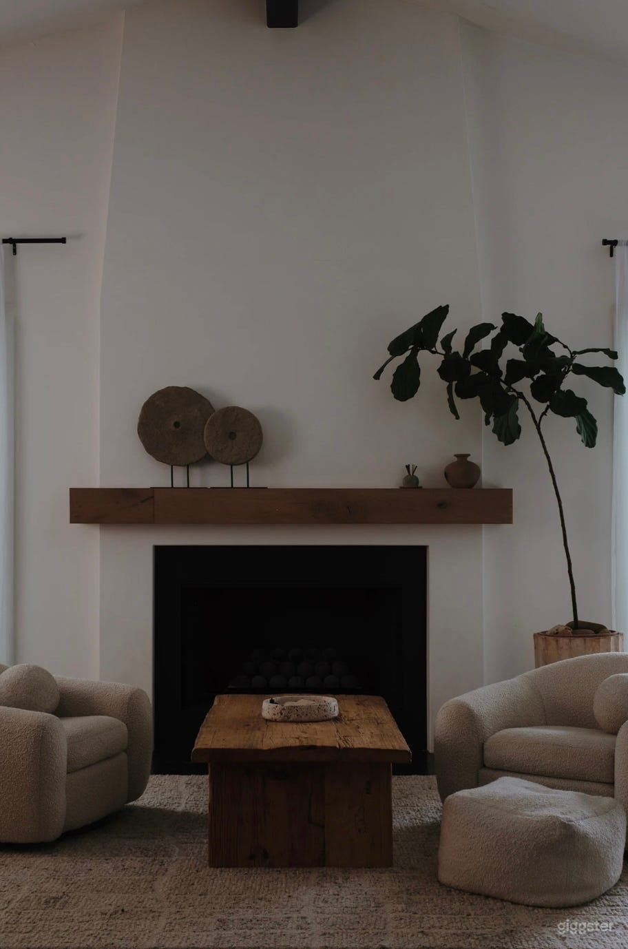 Modern Organic Home with Breathtaking Views Photo 2