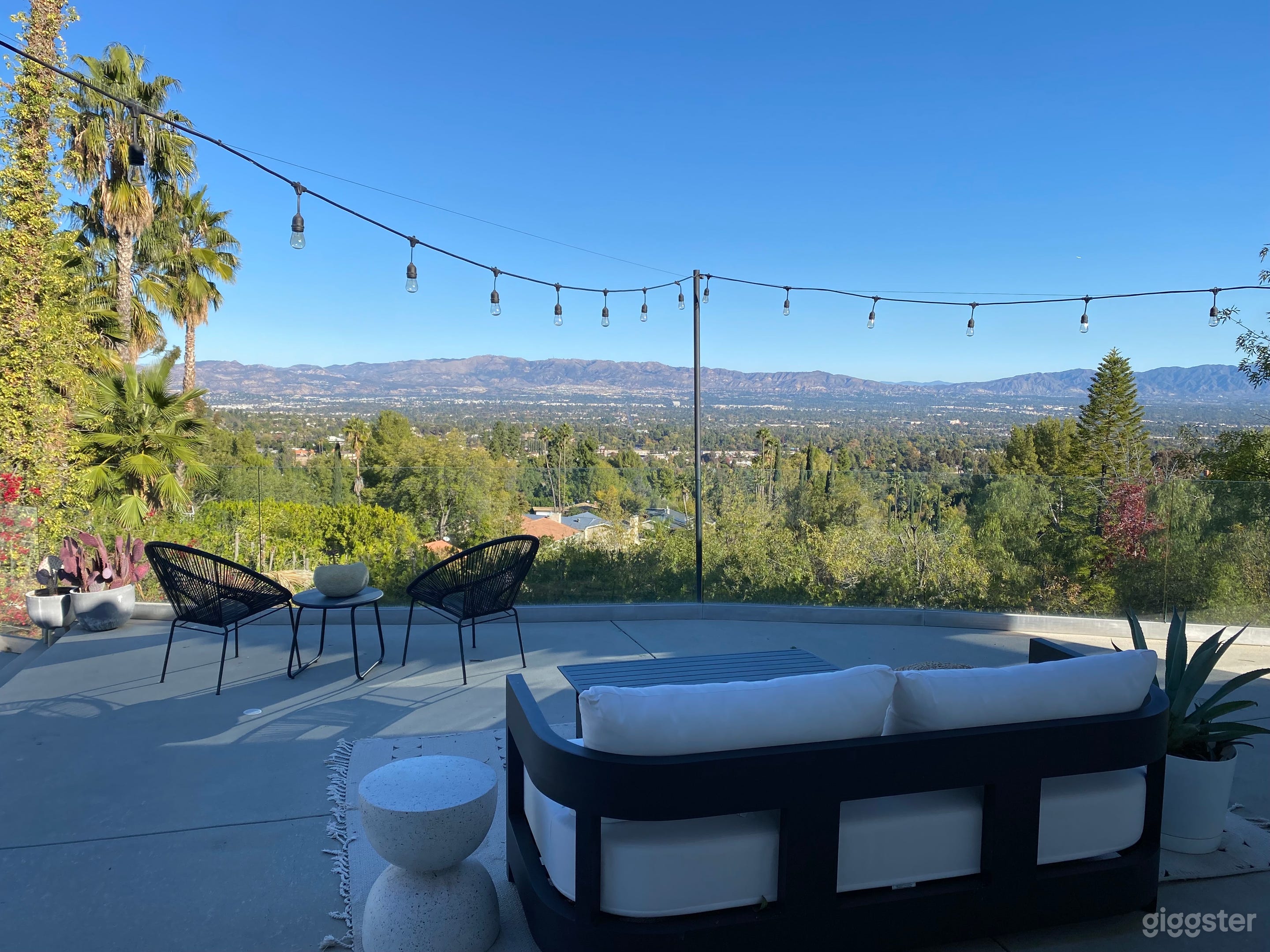 Modern Organic Home with Breathtaking Views Photo 3