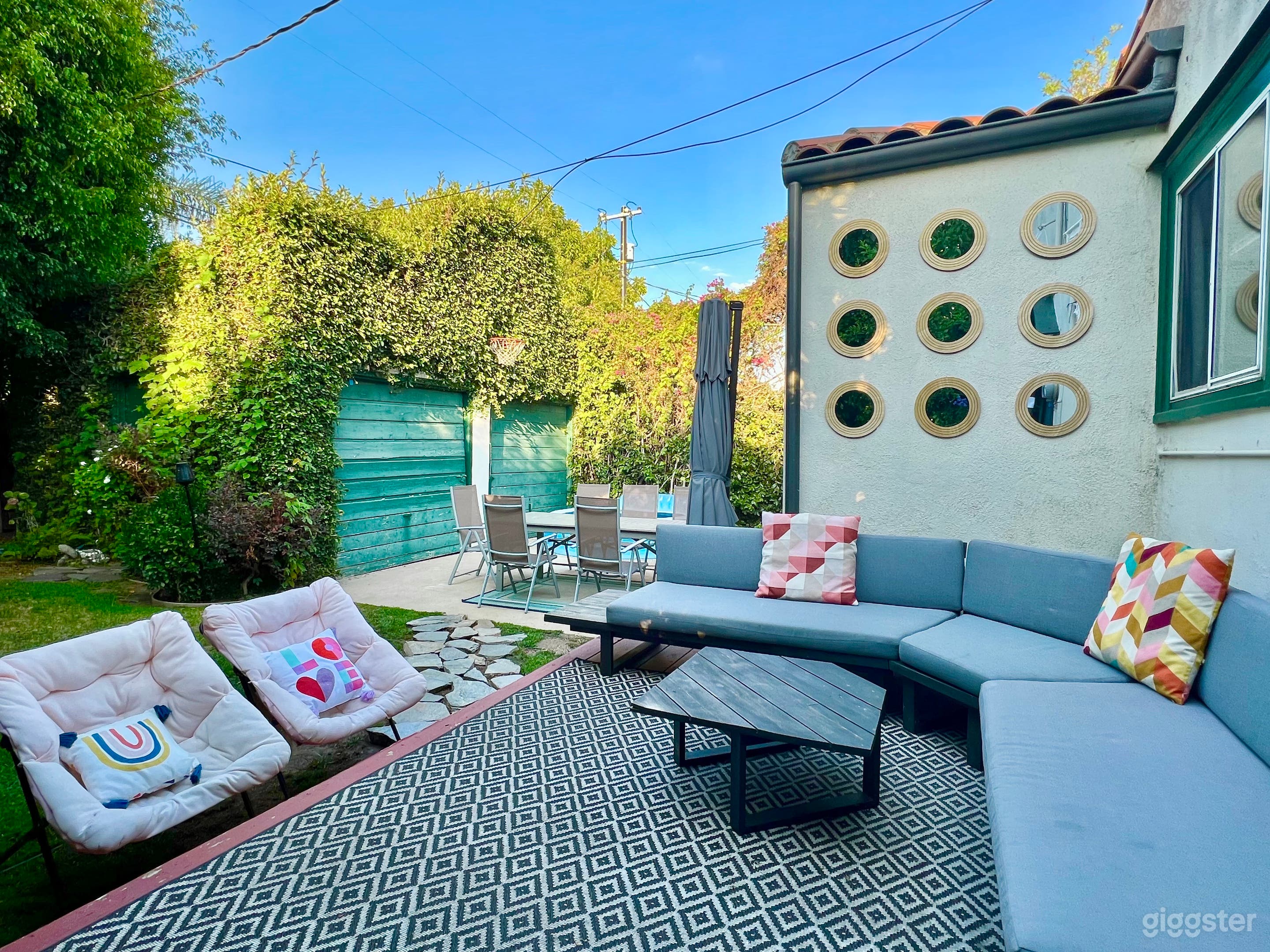 Backyard seating&amp;Dining