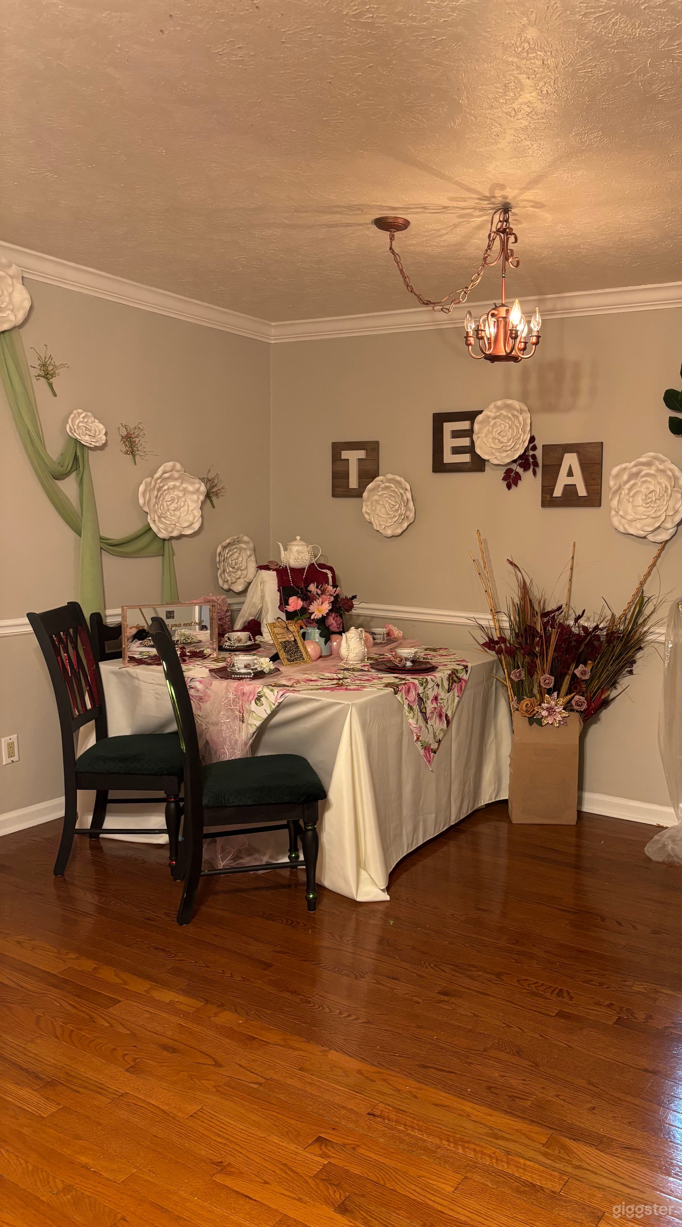 Tea Party display table 