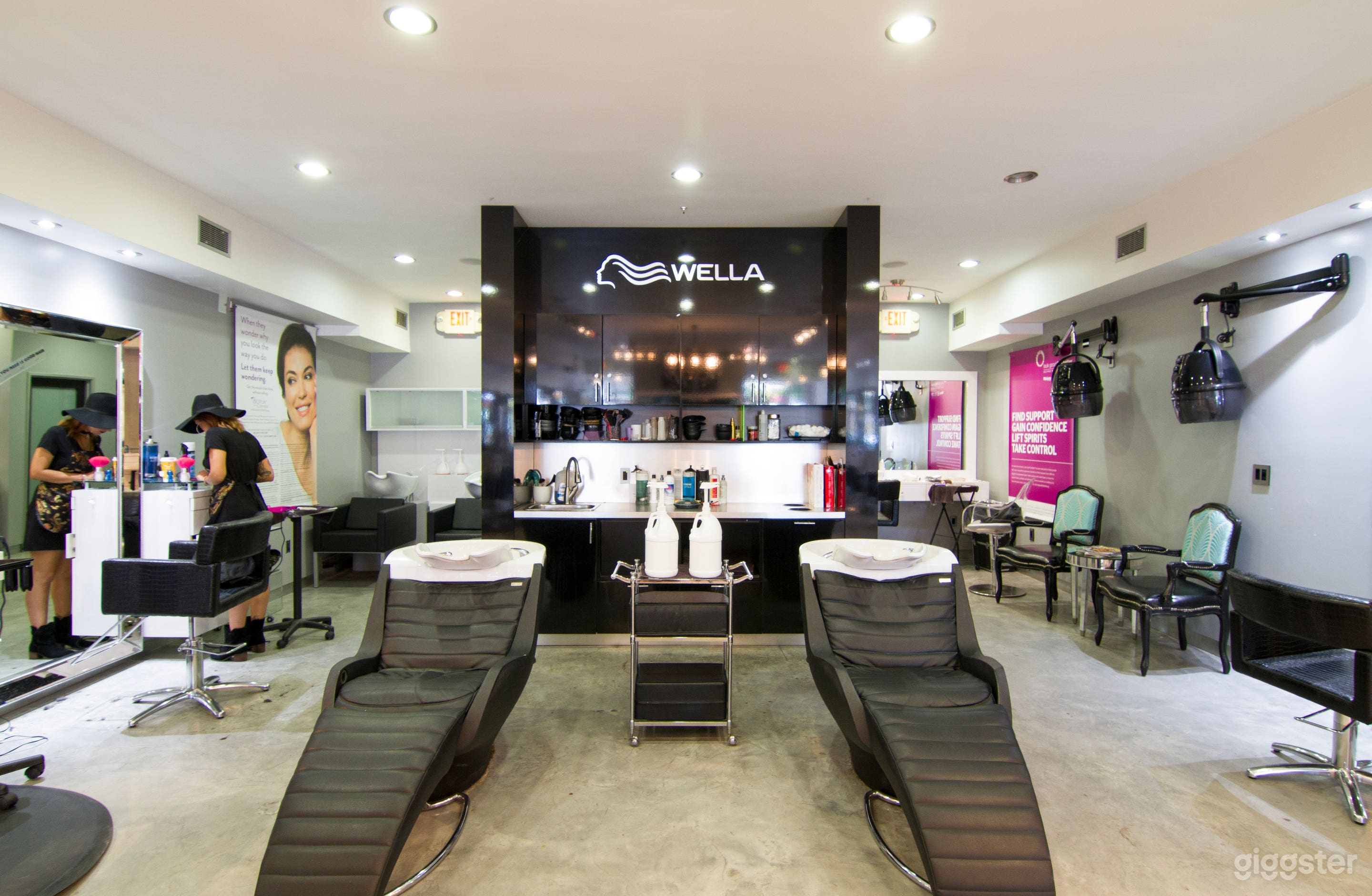 Posh Salon in Burbank Photo 4