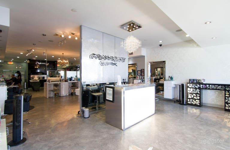  Posh Salon in Burbank 