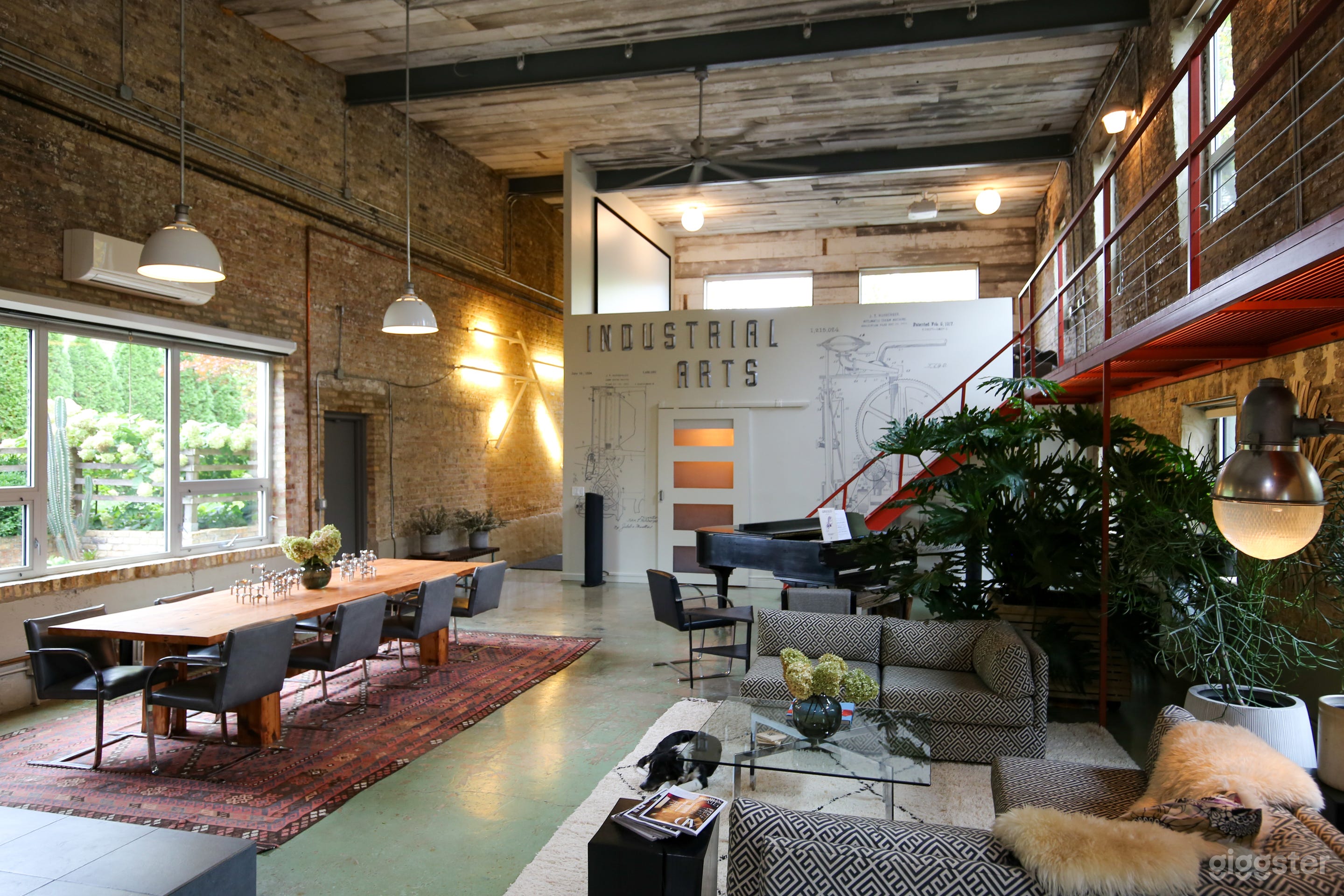 IA House - Converted Factory Home, Studio & Garden Photo 3