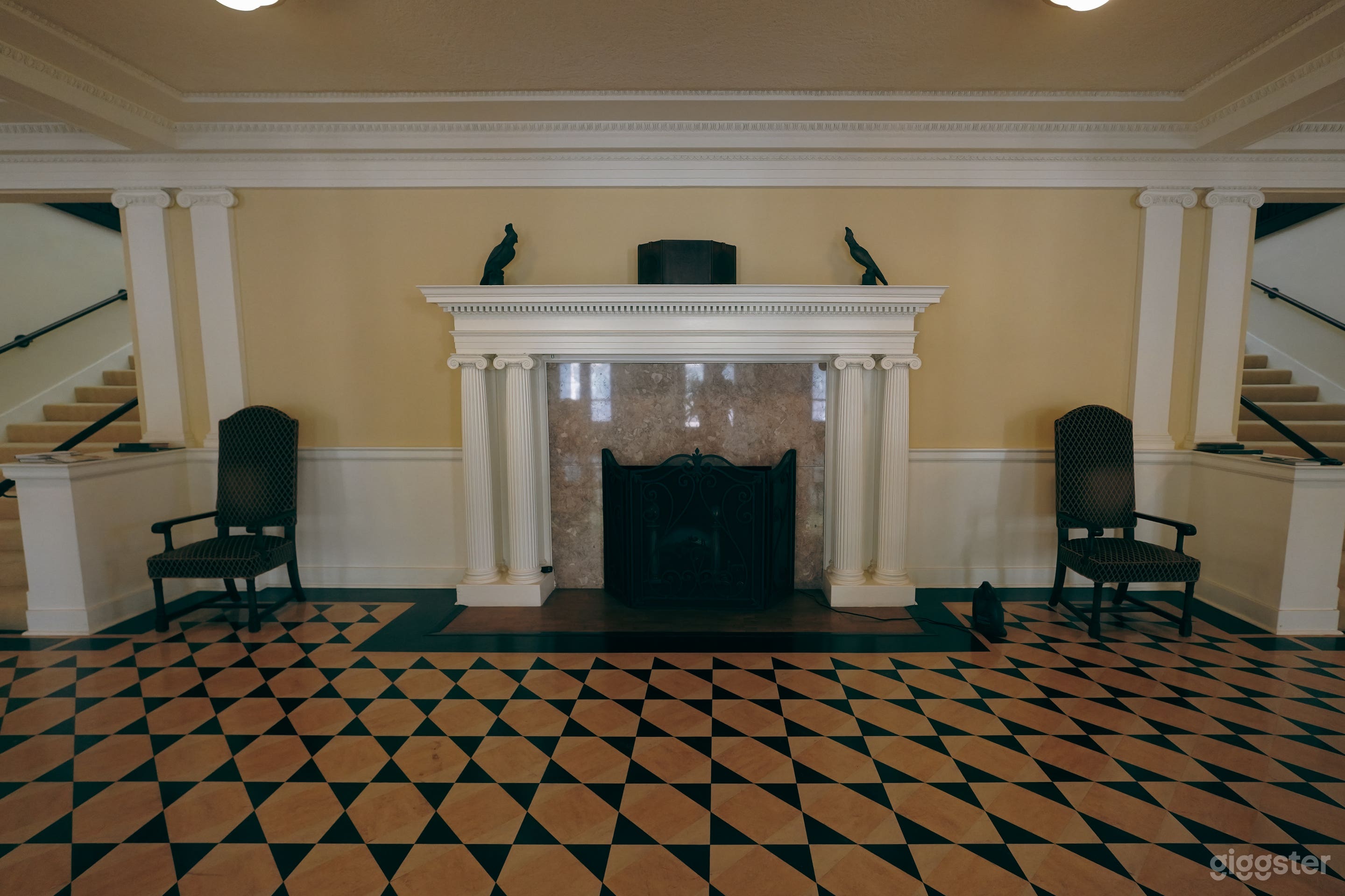 Grand Reading Hall with Expansive Study Space Photo 4